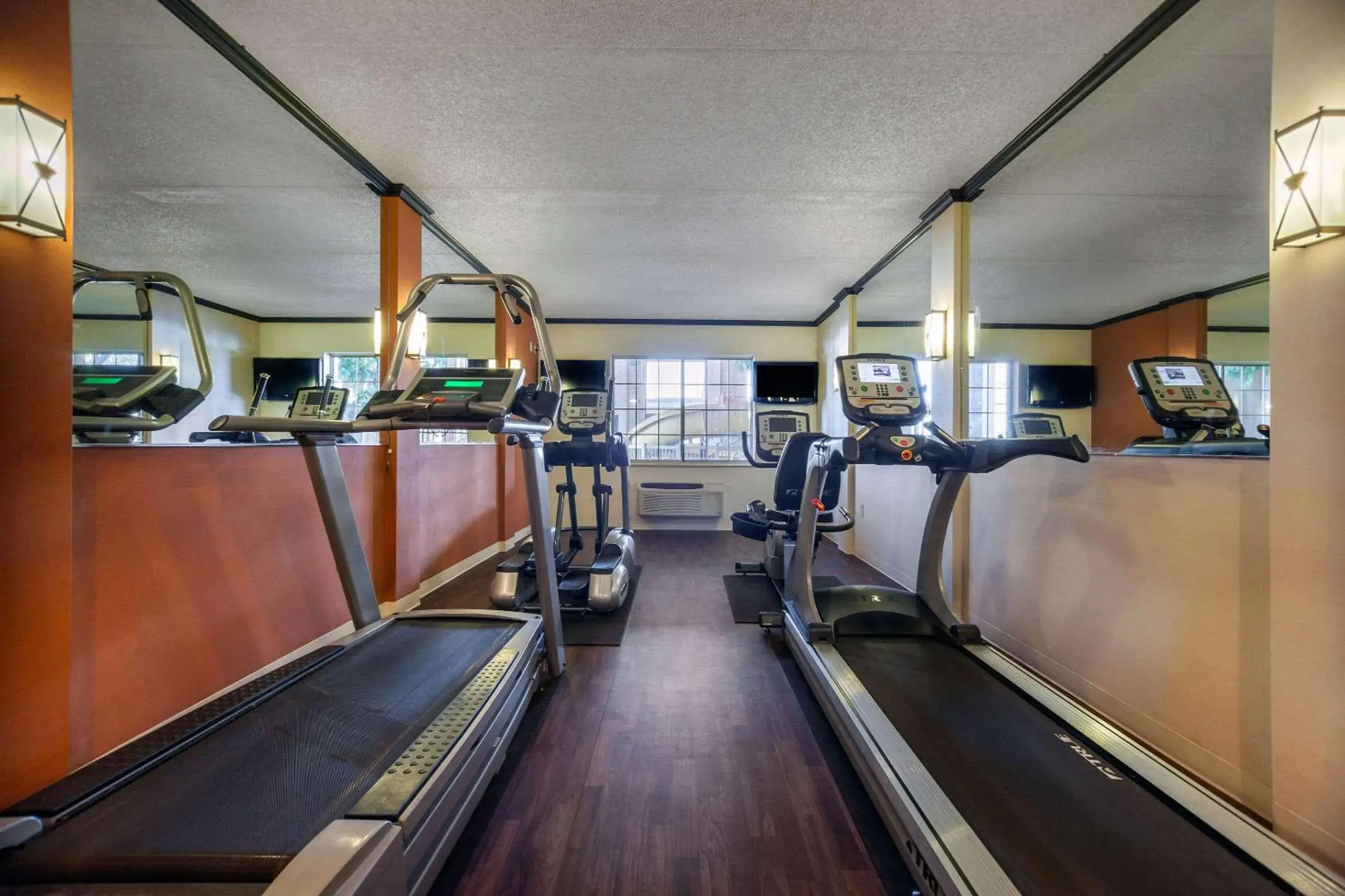 Fitness centre/facilities in Comfort Suites Green Bay West Fitness centre/facilities in Comfort Suites Green Bay West