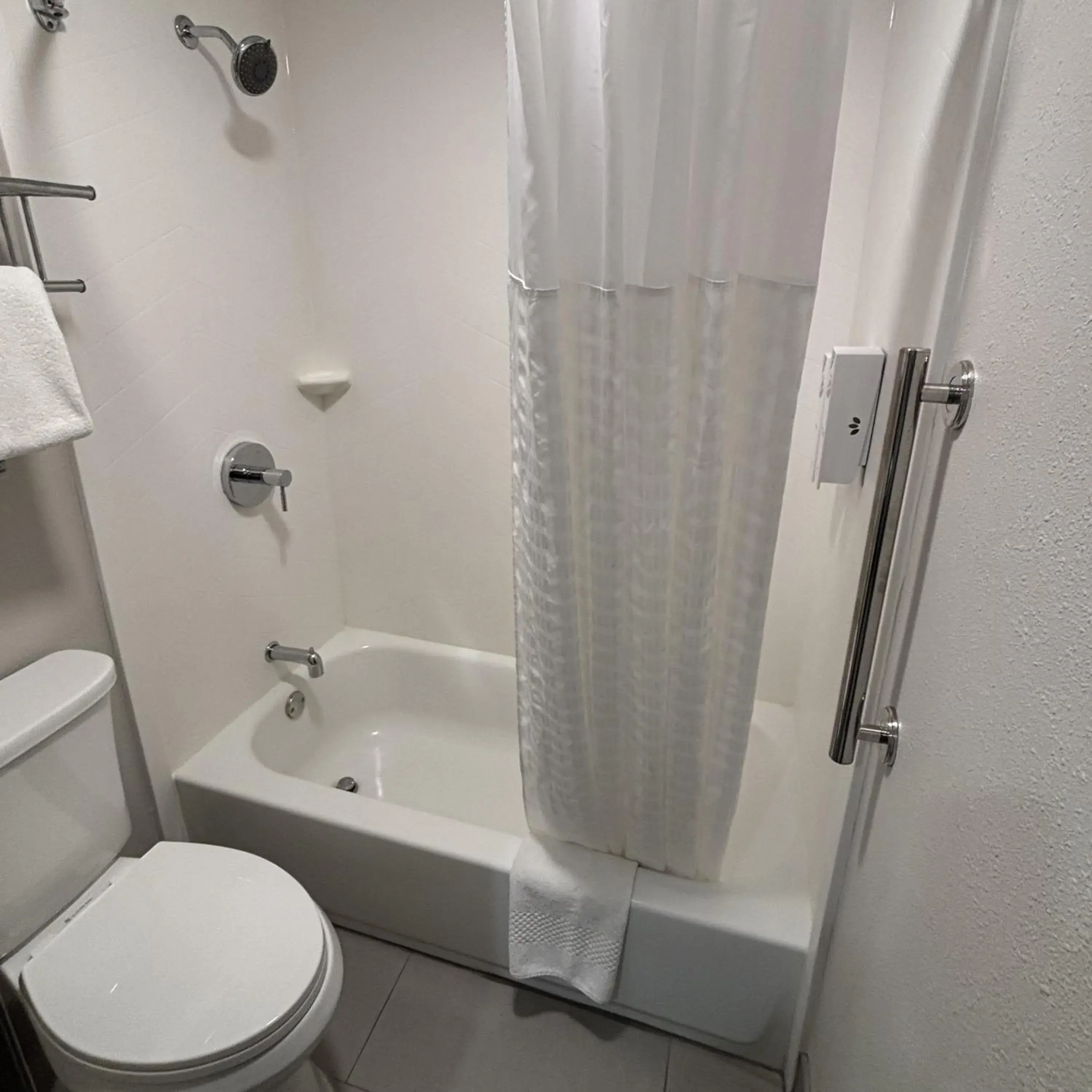 Bathroom in Red Roof Inn & Suites Tomah Bathroom in Red Roof Inn & Suites Tomah