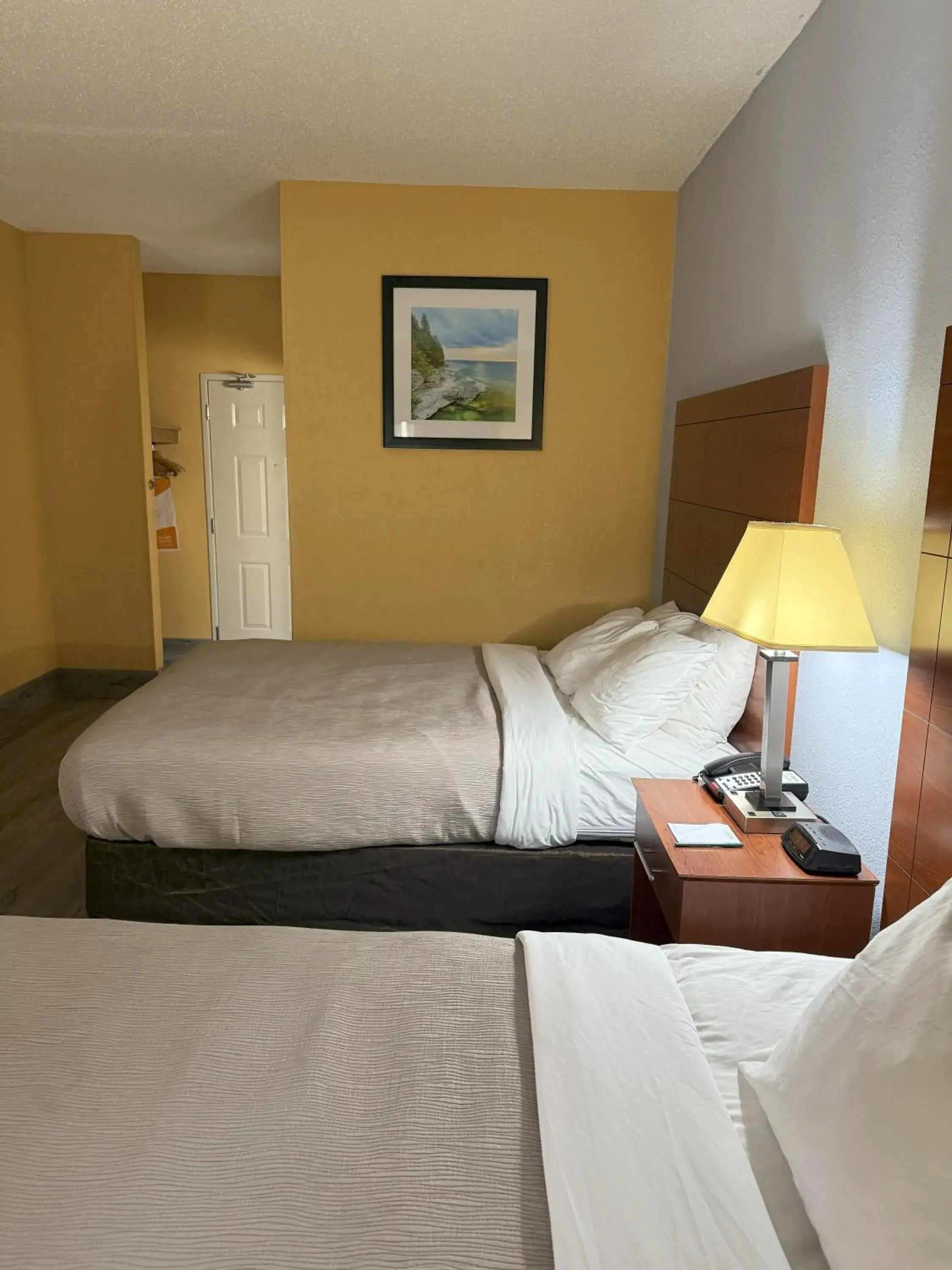 Bed in Quality Inn Manitowoc Bed in Quality Inn Manitowoc