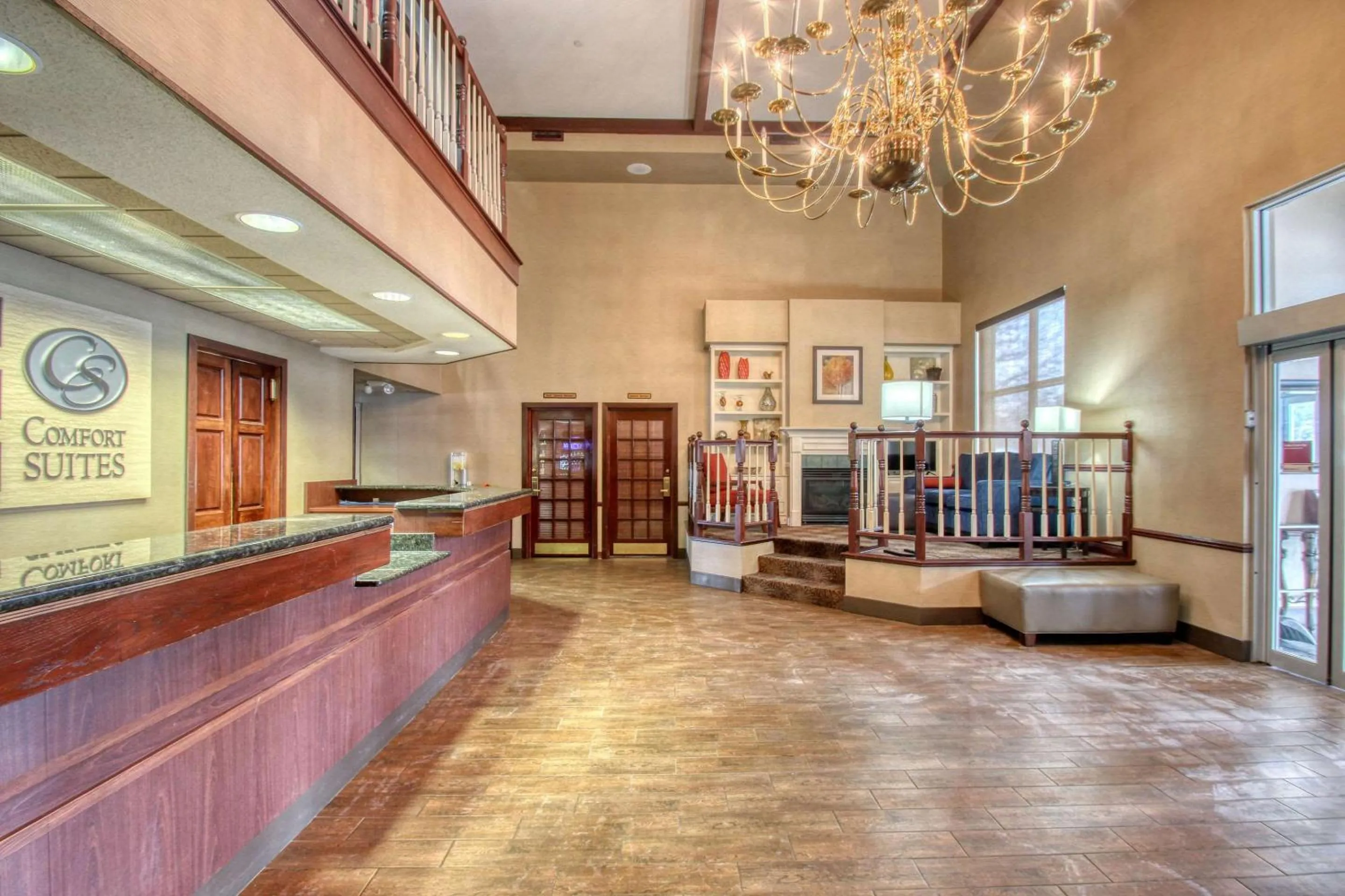 Lobby or reception in Comfort Suites Madison West - Middleton