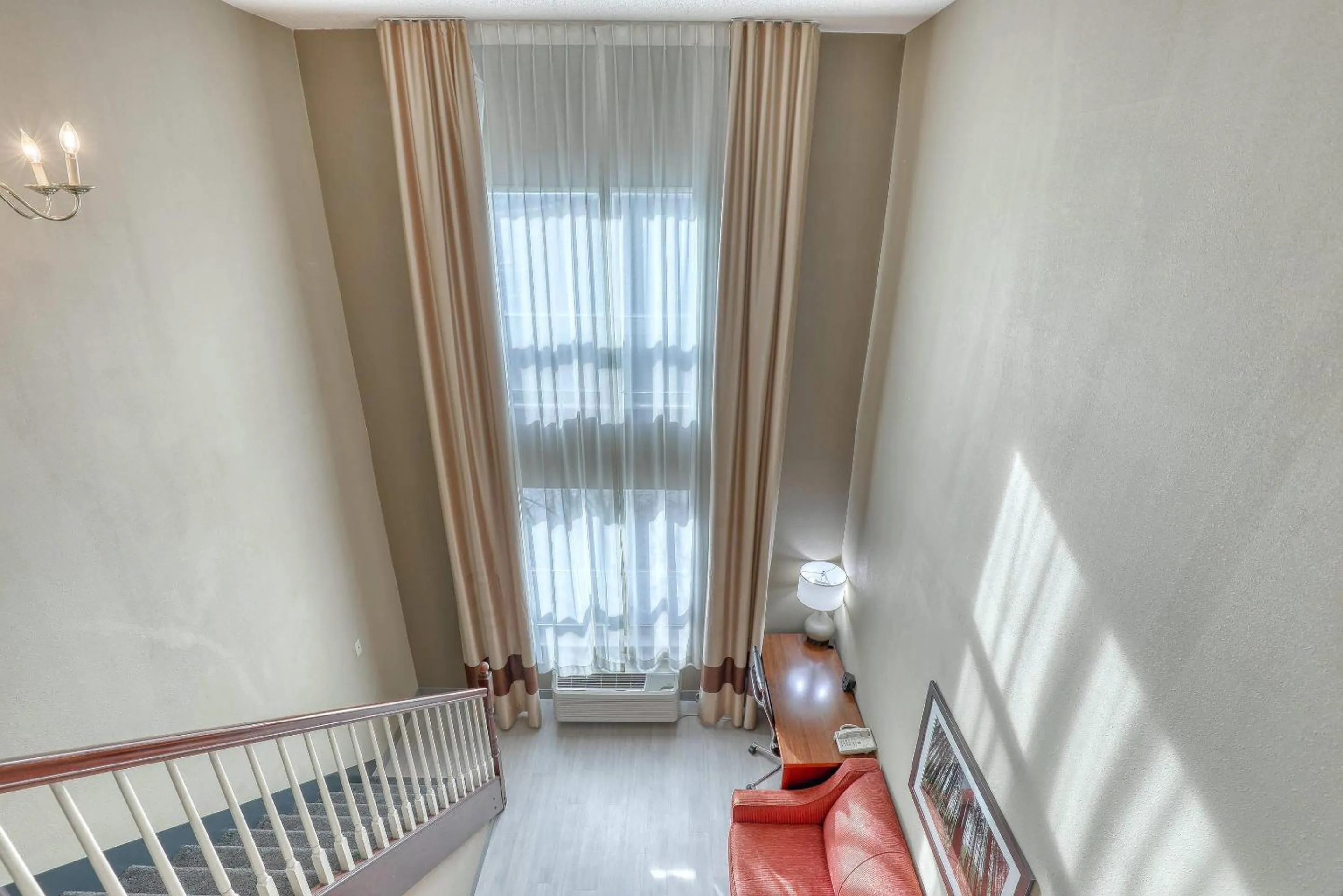 Bedroom, Bed in Comfort Suites Madison West - Middleton