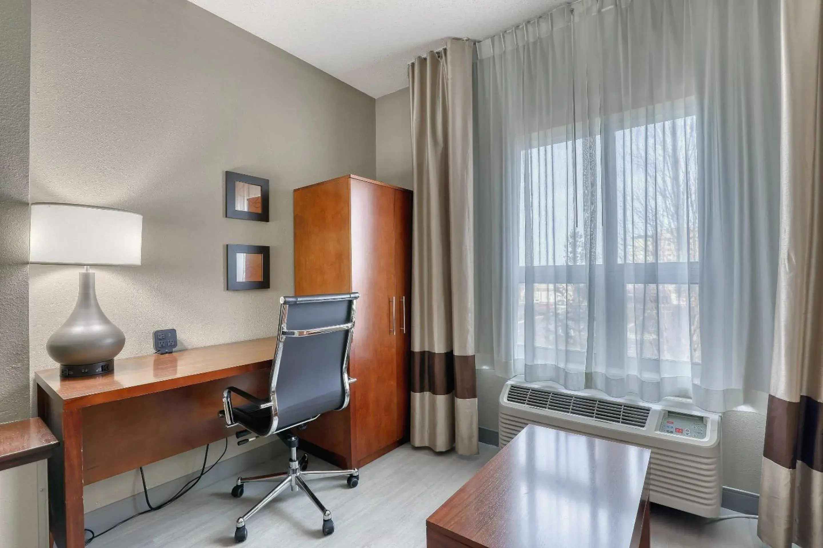 Bedroom in Comfort Suites Madison West - Middleton Bedroom in Comfort Suites Madison West - Middleton