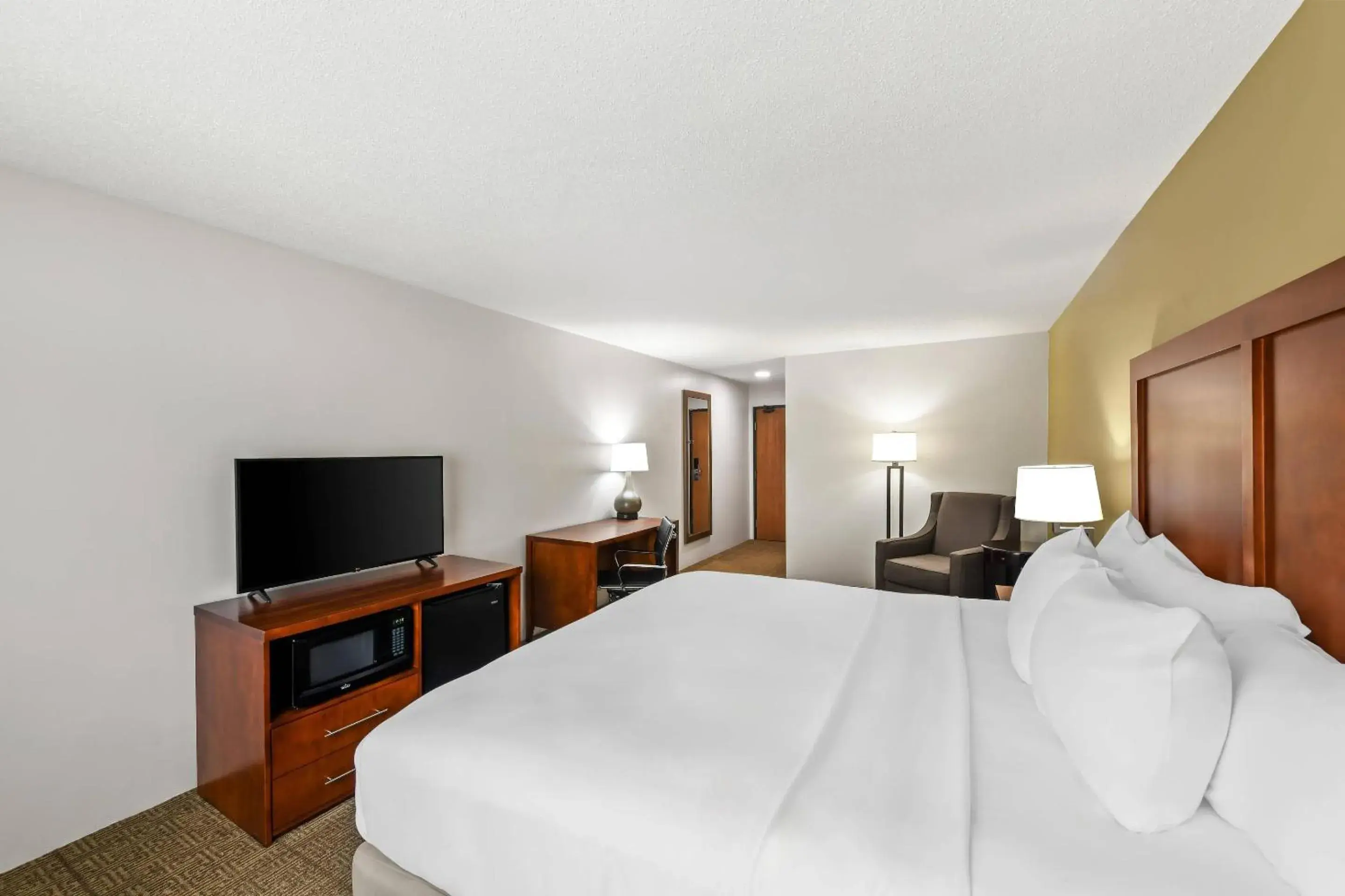 Bedroom, Bed in Comfort Inn Rhinelander Bedroom, Bed in Comfort Inn Rhinelander