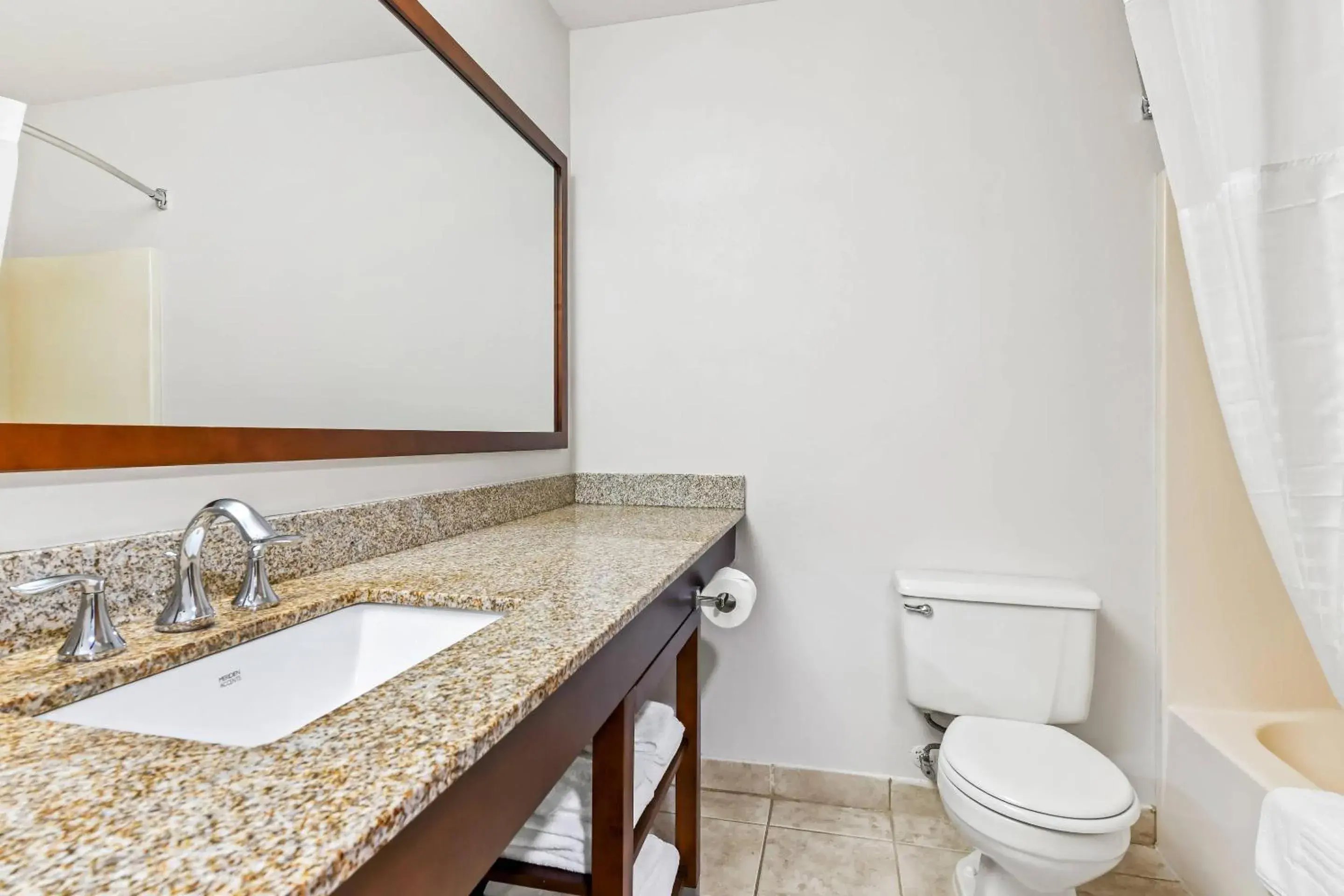 Bedroom in Comfort Inn Rhinelander Bedroom in Comfort Inn Rhinelander