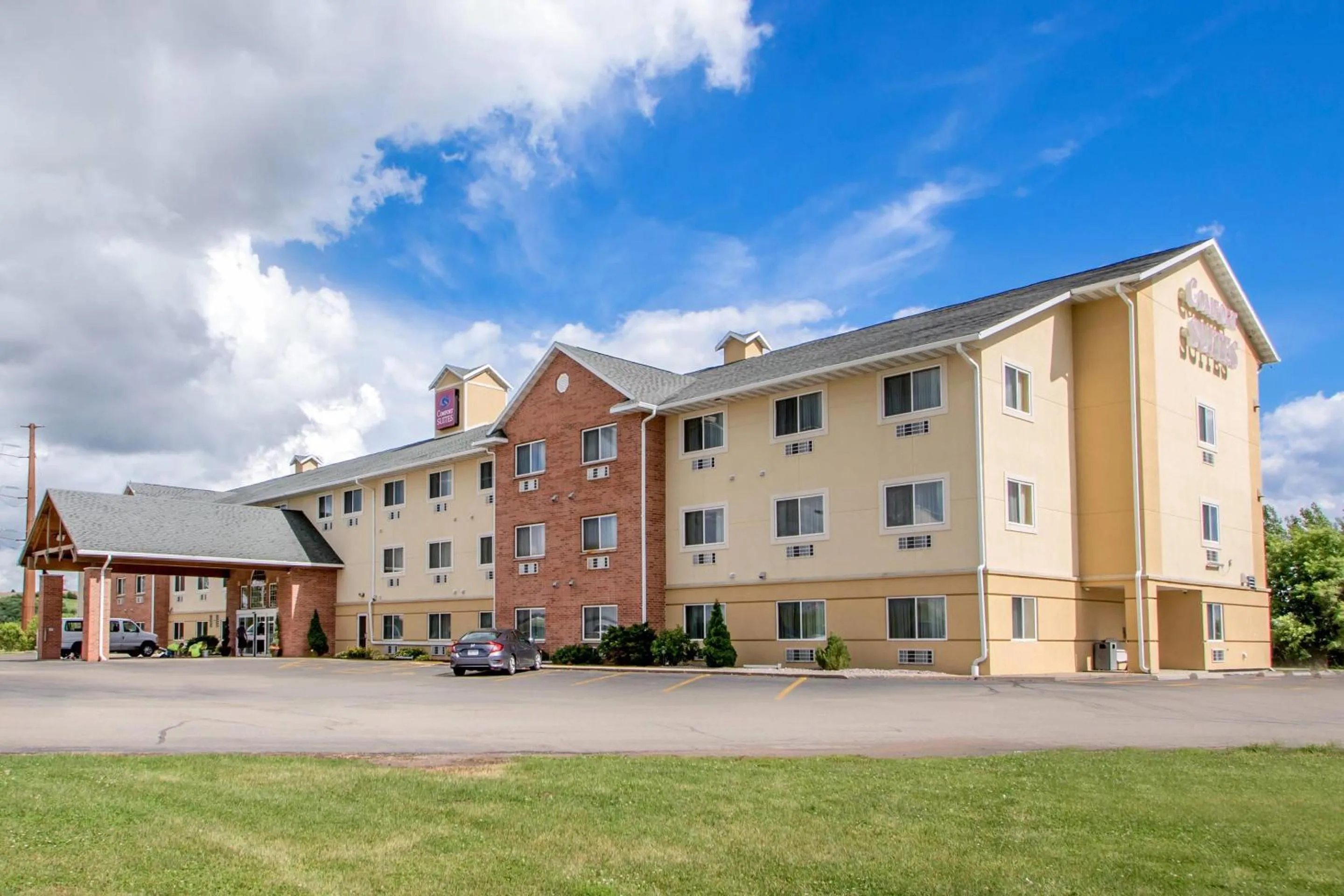 Property building in Comfort Suites Wisconsin Dells Area