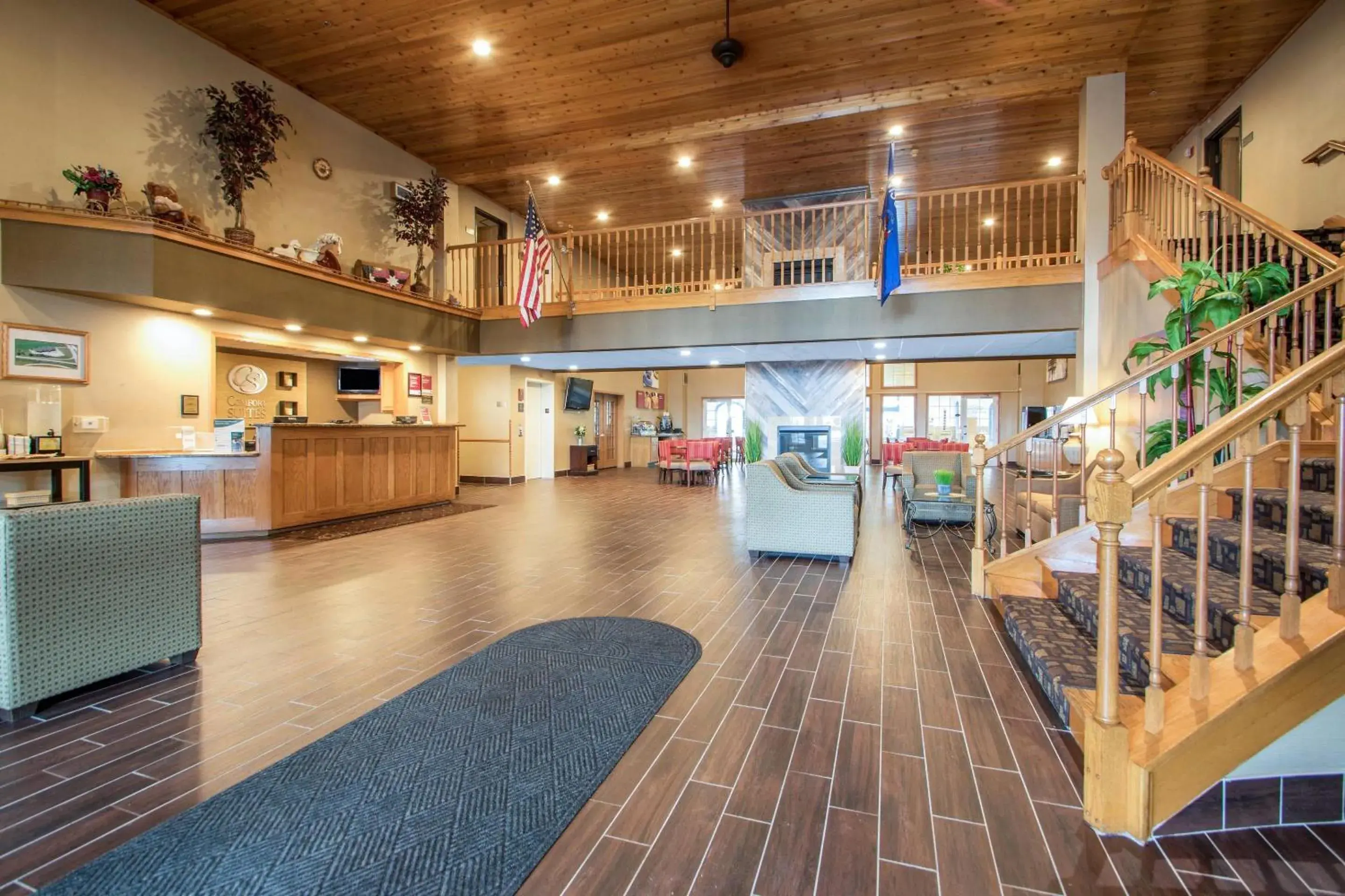 Lobby or reception in Comfort Suites Wisconsin Dells Area Lobby or reception in Comfort Suites Wisconsin Dells Area