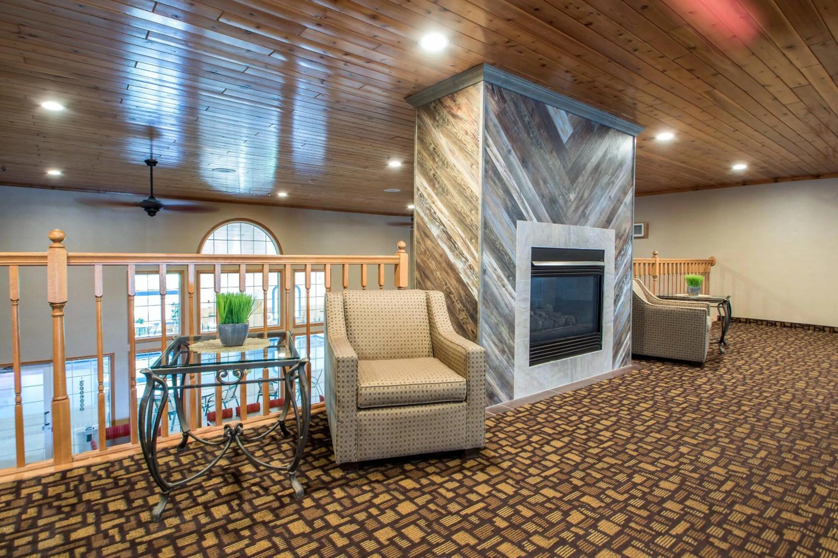 Lobby or reception in Comfort Suites Wisconsin Dells Area