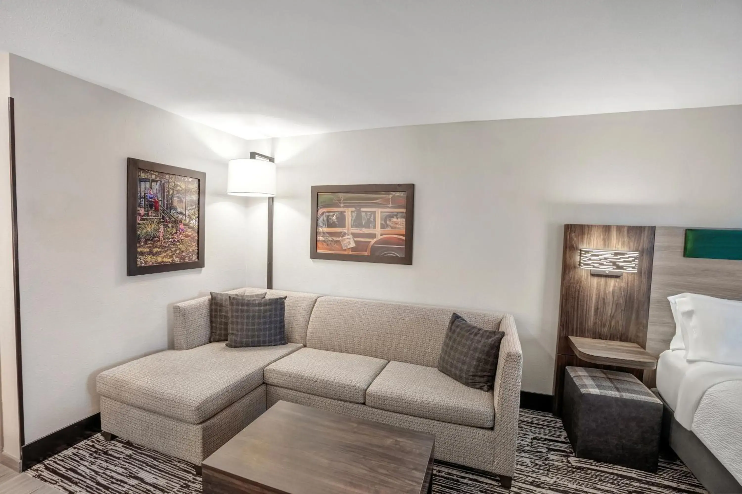 Seating area, Bed in Holiday Inn Express & Suites Hayward by IHG Seating area, Bed in Holiday Inn Express & Suites Hayward by IHG