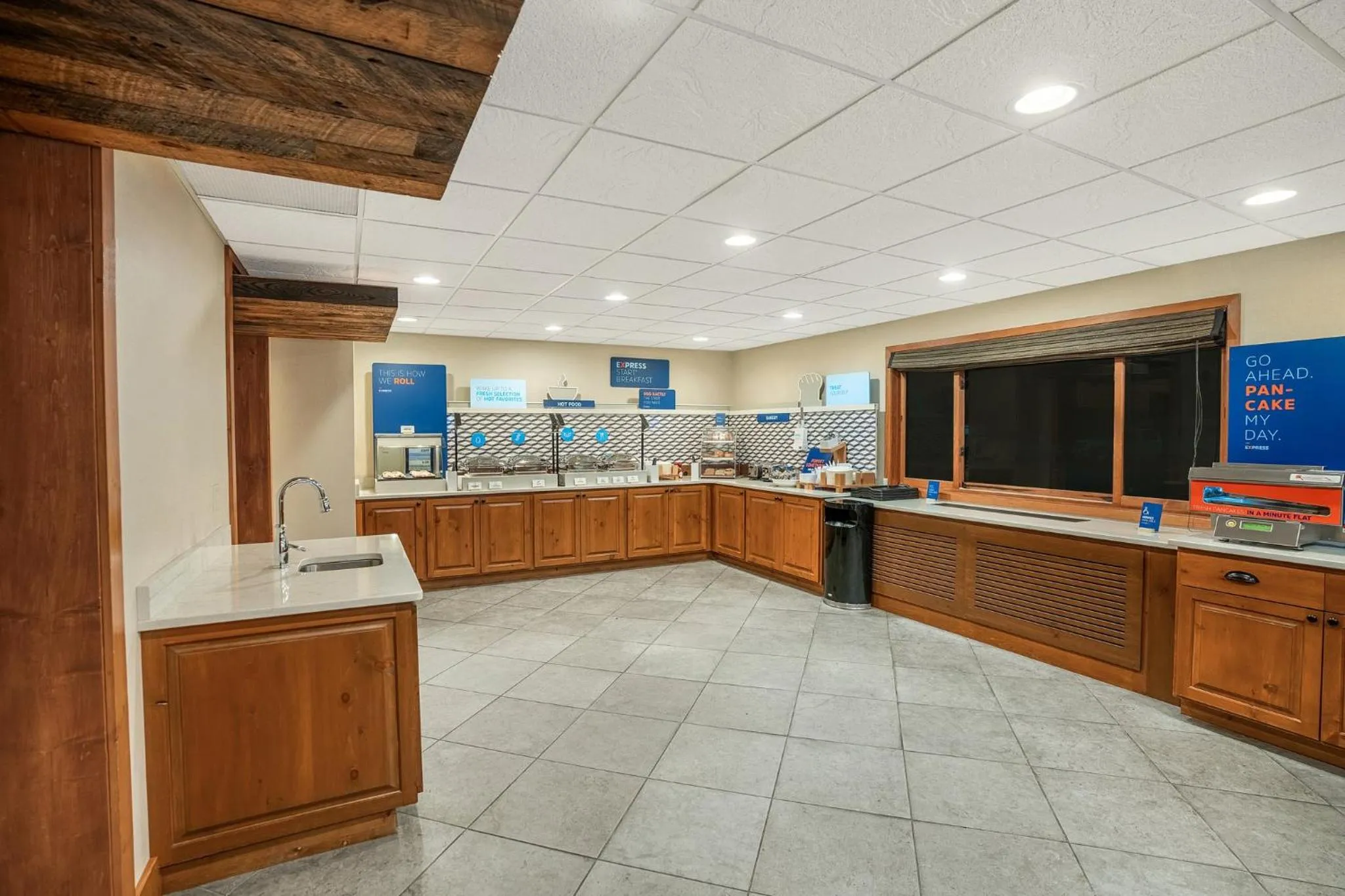 Breakfast in Holiday Inn Express & Suites Hayward by IHG