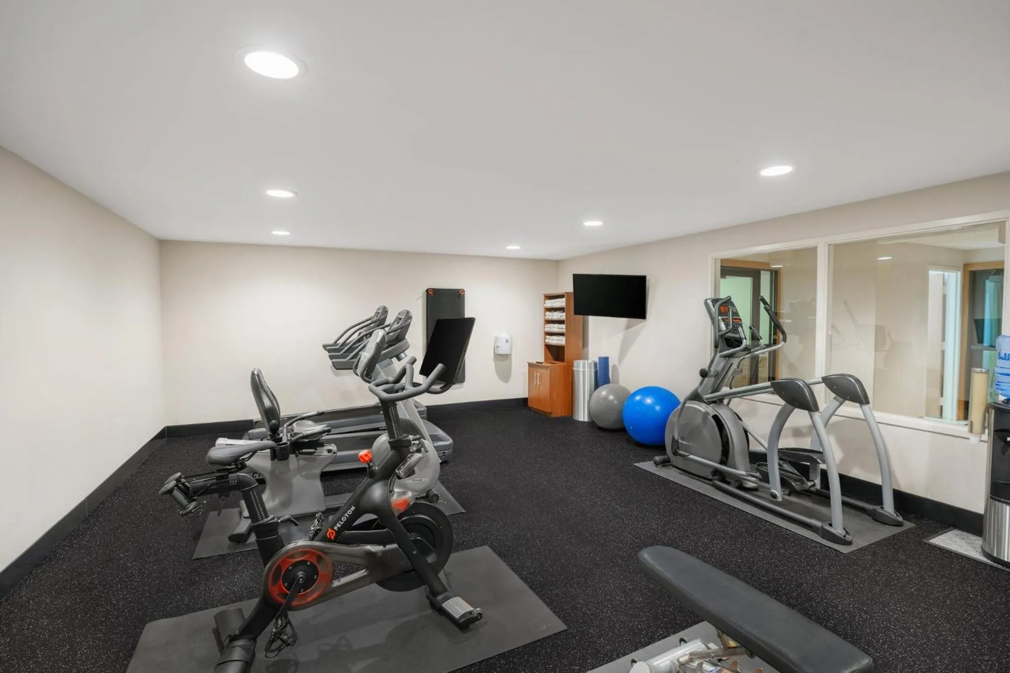 Fitness centre/facilities in Holiday Inn Express & Suites Hayward by IHG