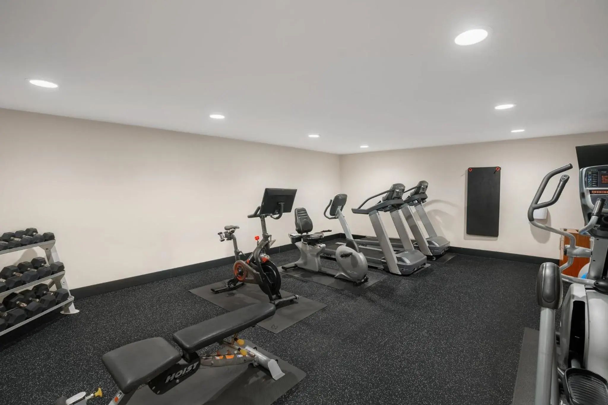 Fitness centre/facilities in Holiday Inn Express & Suites Hayward by IHG Fitness centre/facilities in Holiday Inn Express & Suites Hayward by IHG