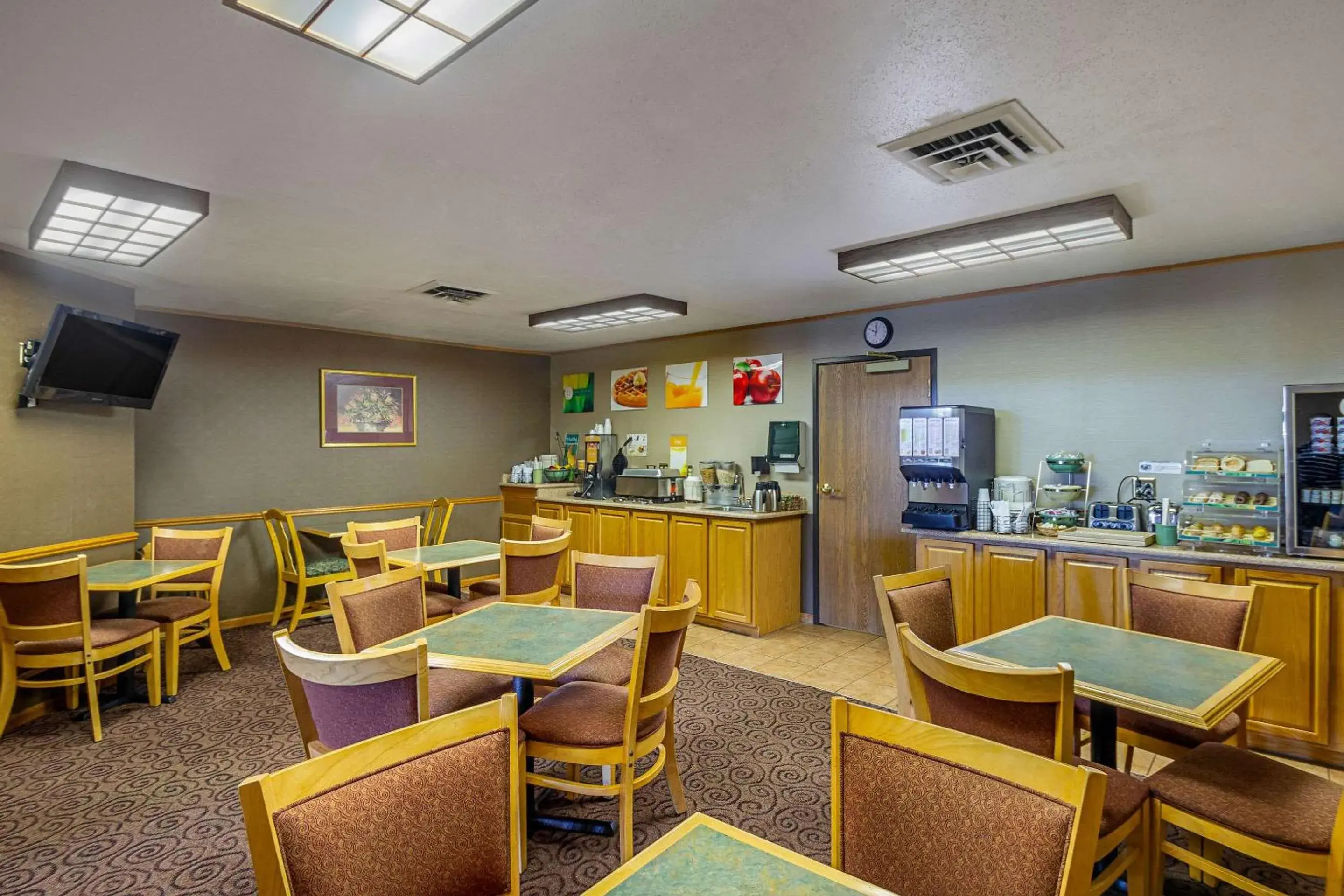 Restaurant/places to eat in Quality Inn Mineral Point Restaurant/places to eat in Quality Inn Mineral Point