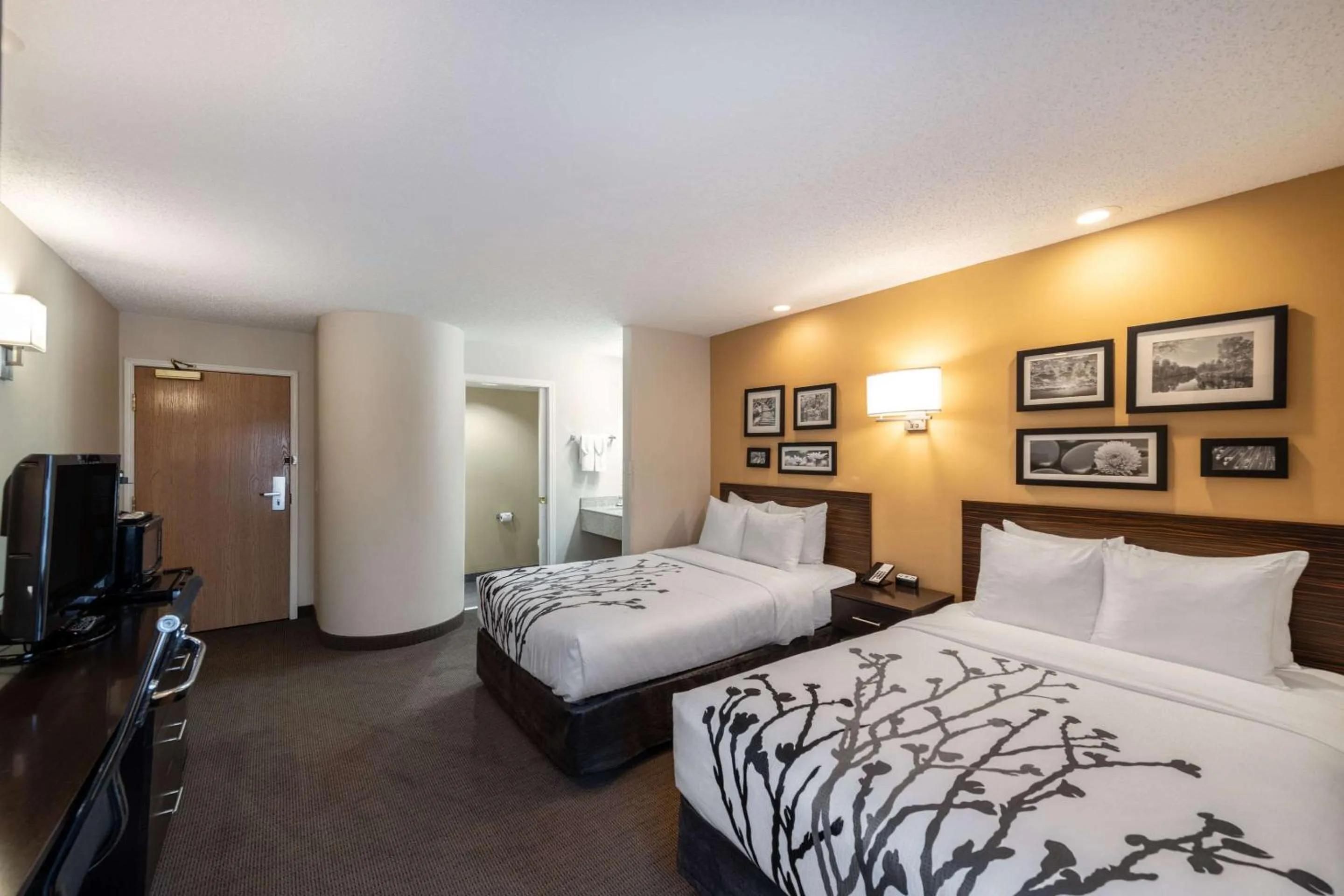 Bedroom, Bed in Sleep Inn & Suites Green Bay South