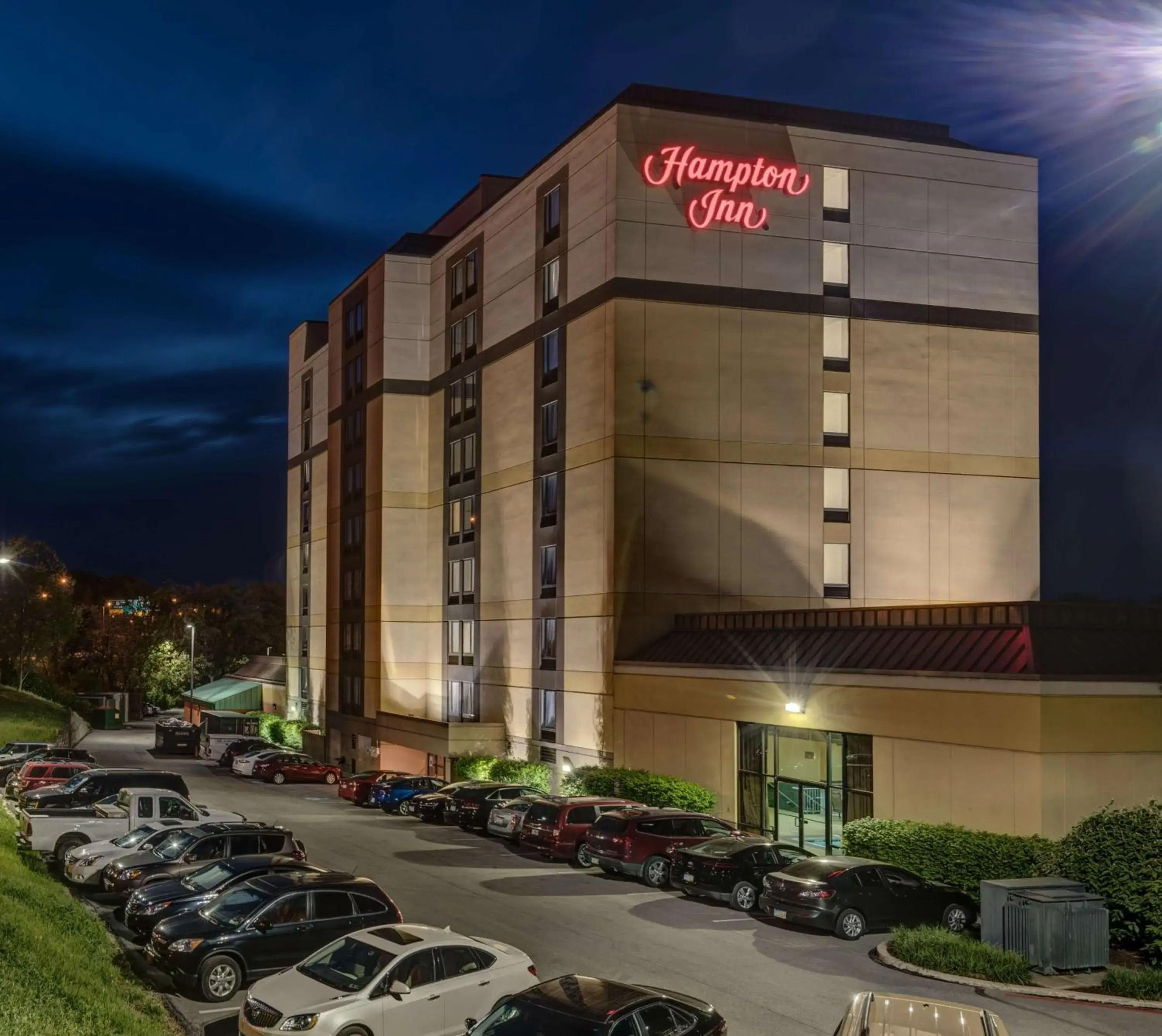 Property building in Hampton Inn Pittsburgh-Monroeville Property building in Hampton Inn Pittsburgh-Monroeville