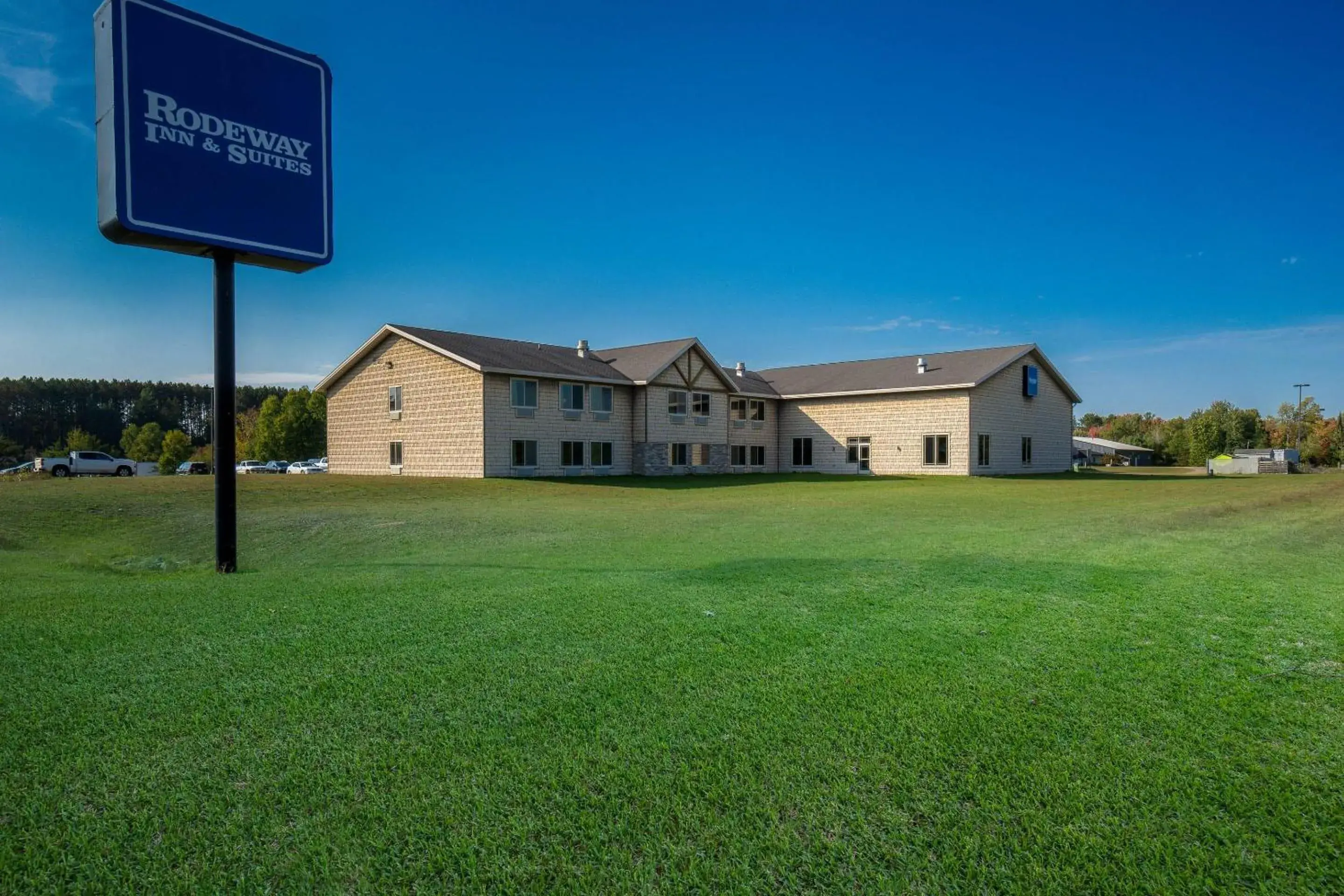 Property building in Rodeway Inn & Suites Tomahawk Property building in Rodeway Inn & Suites Tomahawk