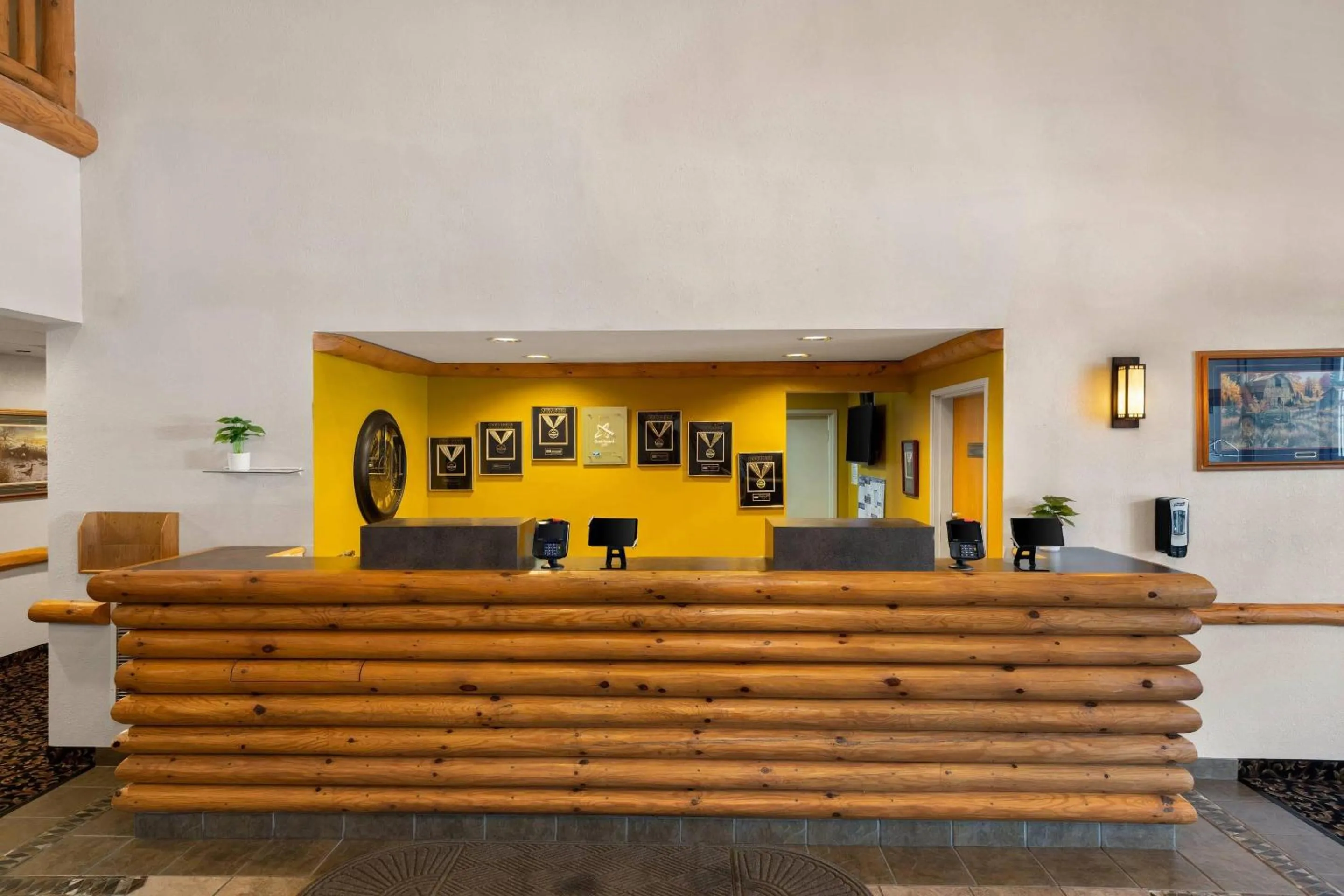 Lobby or reception in Rodeway Inn & Suites Tomahawk