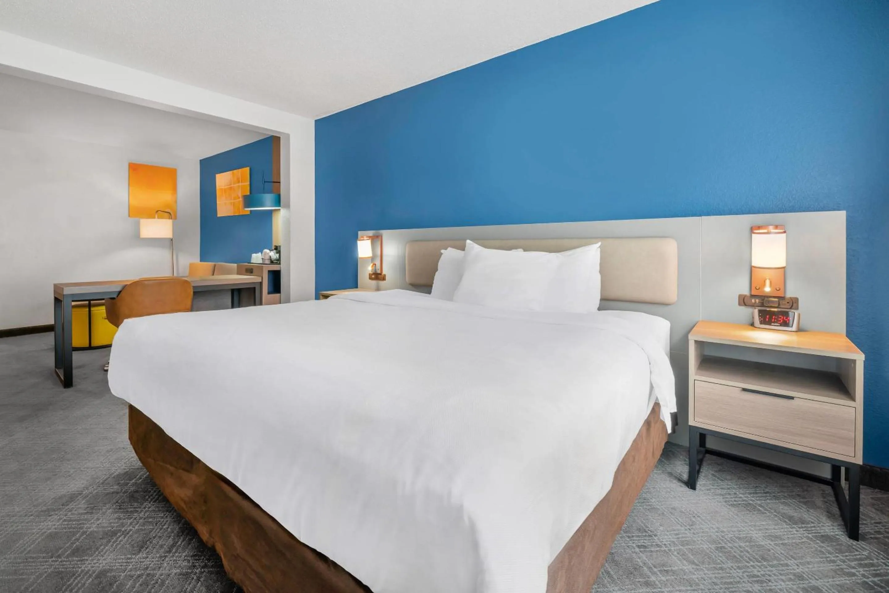 Bedroom, Bed in Comfort Inn & Suites Sheboygan I-43