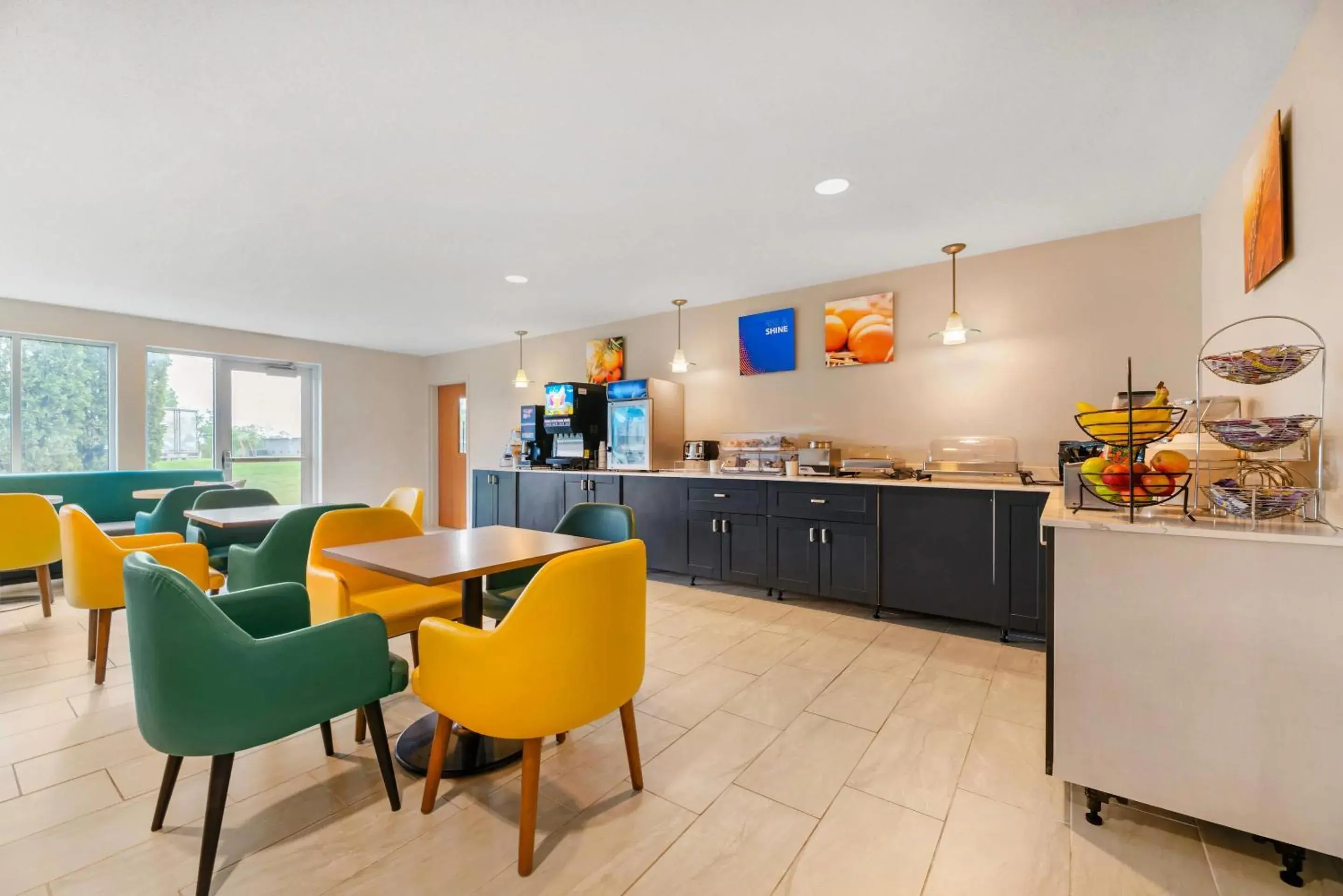 Breakfast in Comfort Inn & Suites Sheboygan I-43 Breakfast in Comfort Inn & Suites Sheboygan I-43