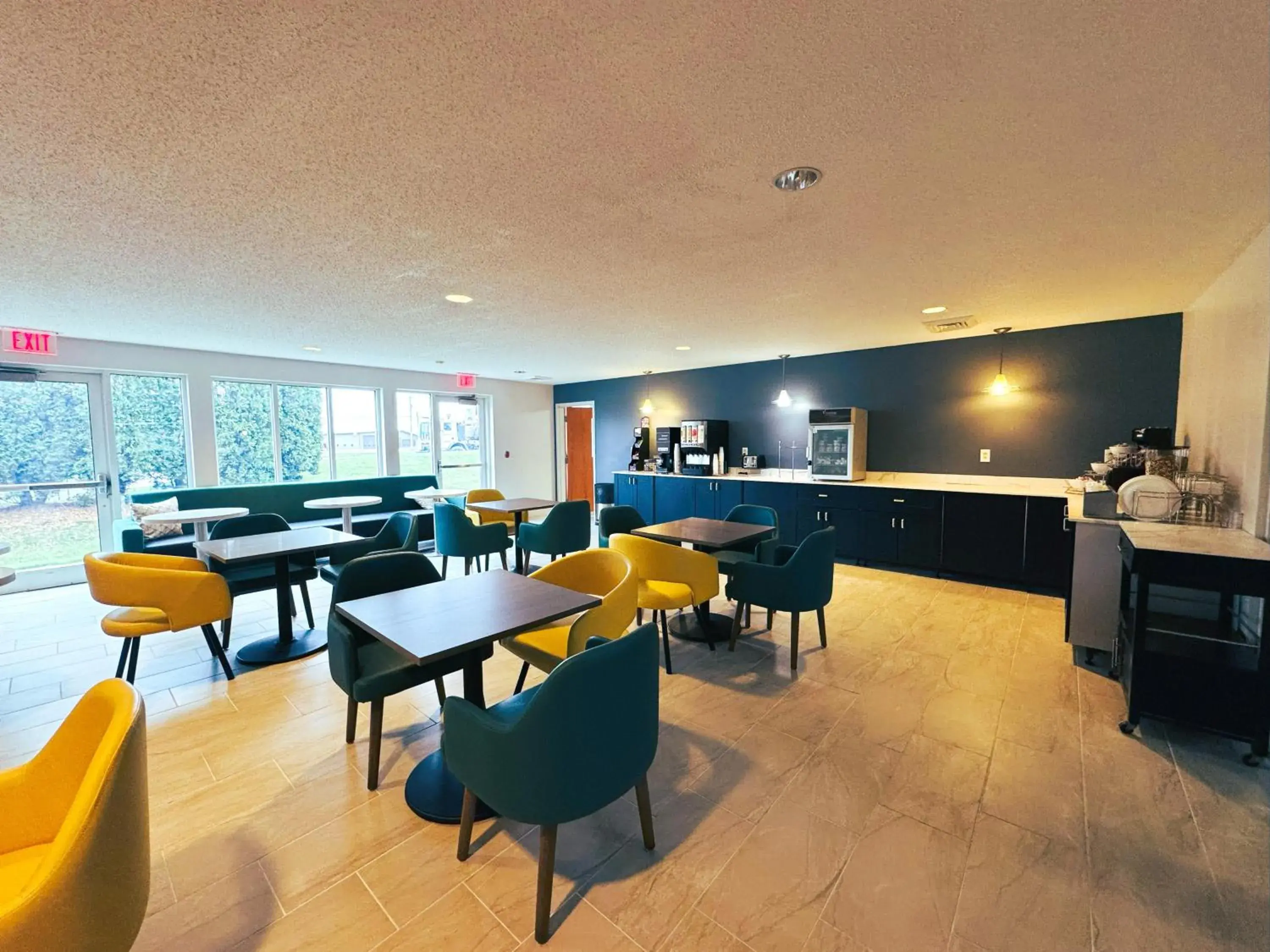 Breakfast in Comfort Inn & Suites Sheboygan I-43 Breakfast in Comfort Inn & Suites Sheboygan I-43