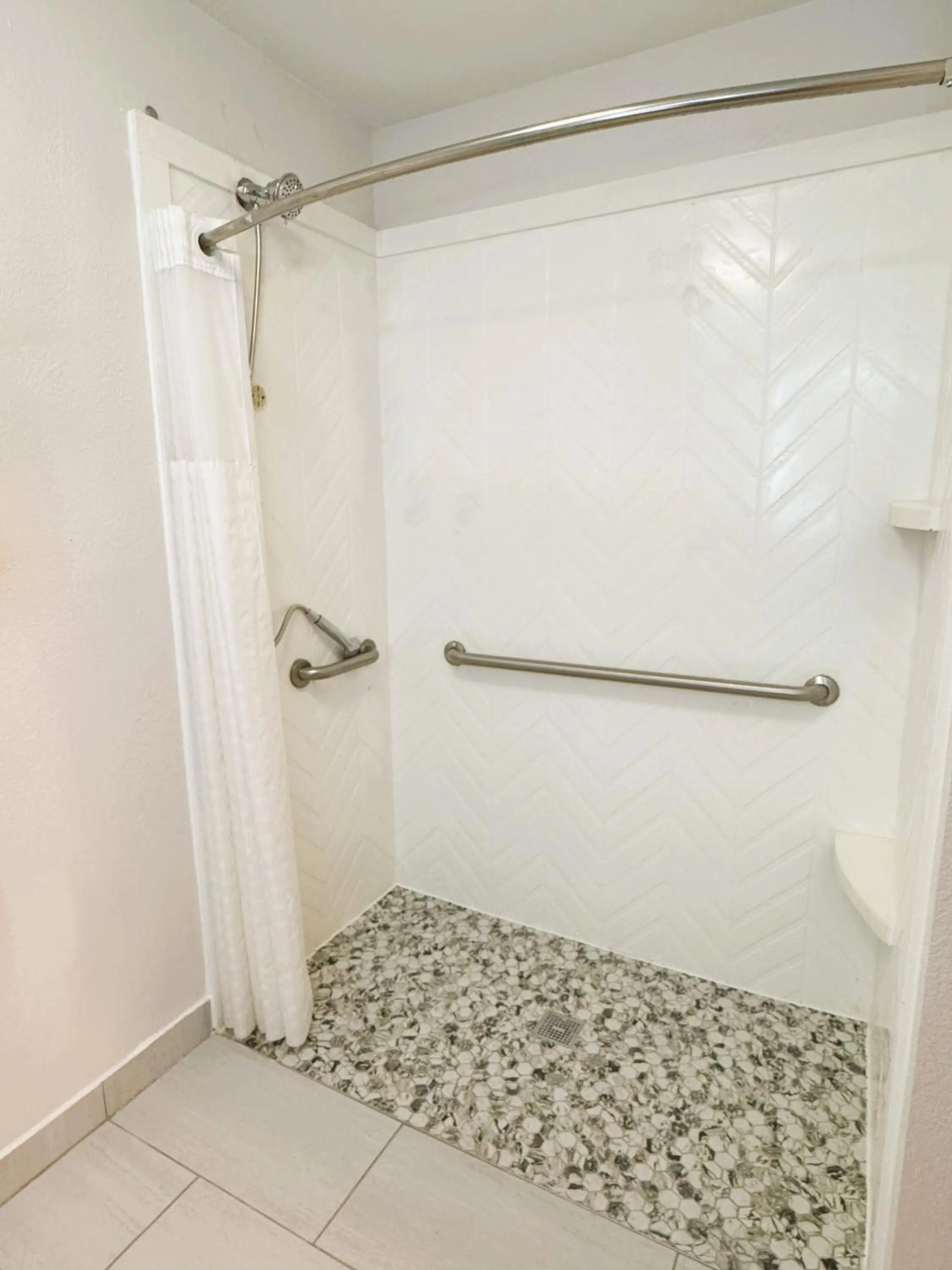 Shower in Comfort Inn & Suites Sheboygan I-43