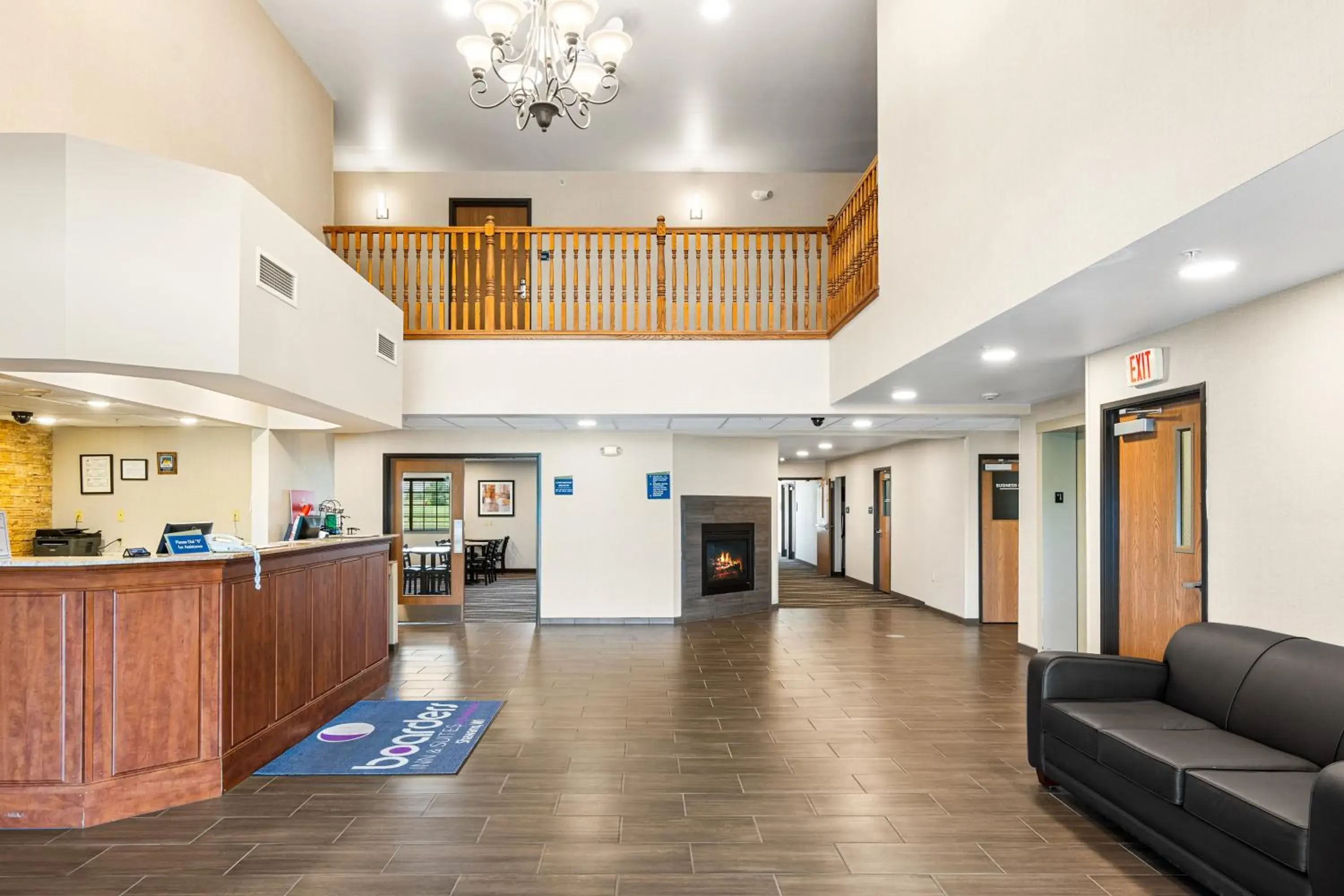Lobby or reception in Boarders Inn & Suites by Cobblestone Hotels - Shawano Lobby or reception in Boarders Inn & Suites by Cobblestone Hotels - Shawano