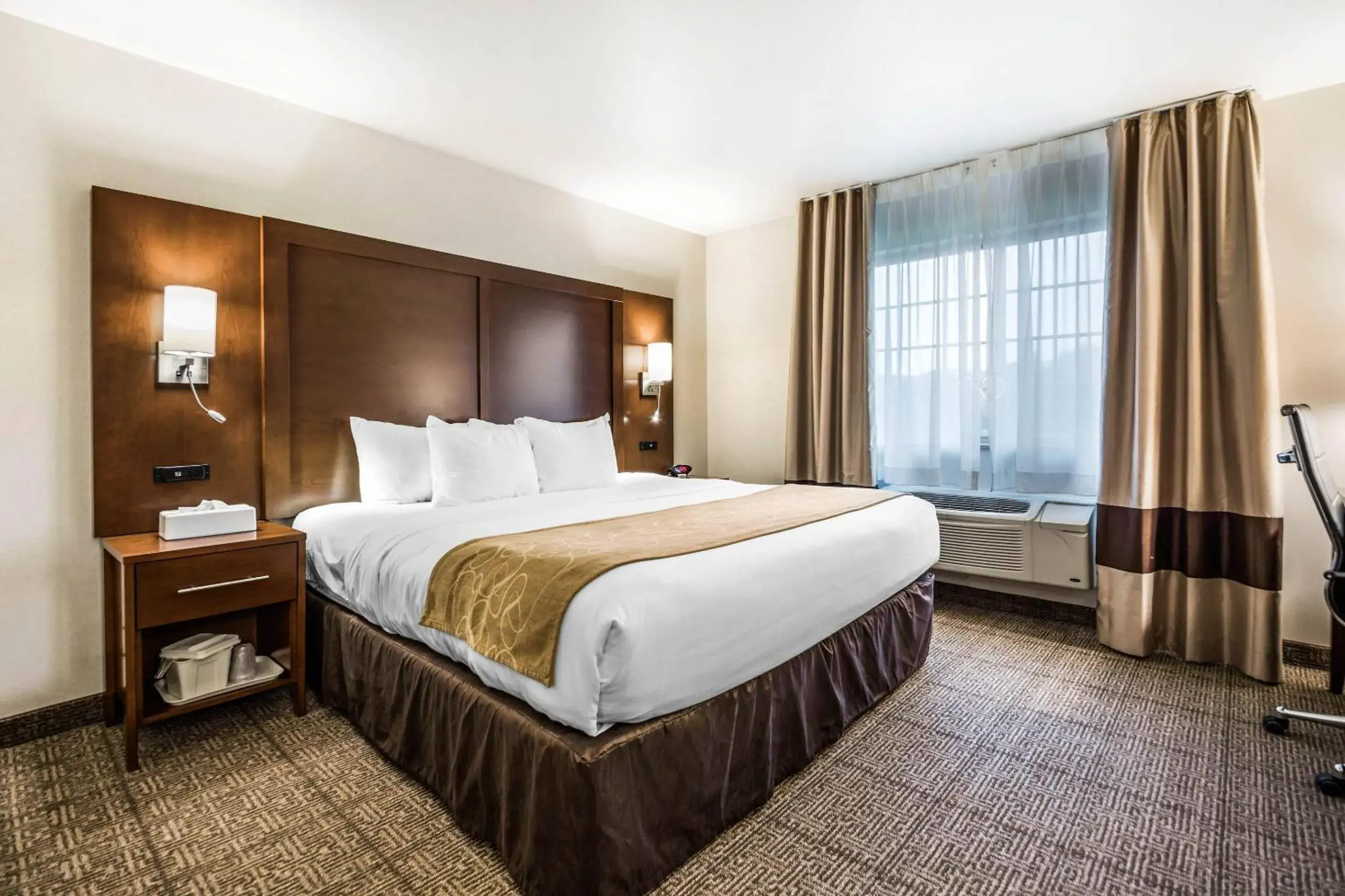 Bedroom, Bed in Comfort Suites at Par 4 Resort Bedroom, Bed in Comfort Suites at Par 4 Resort