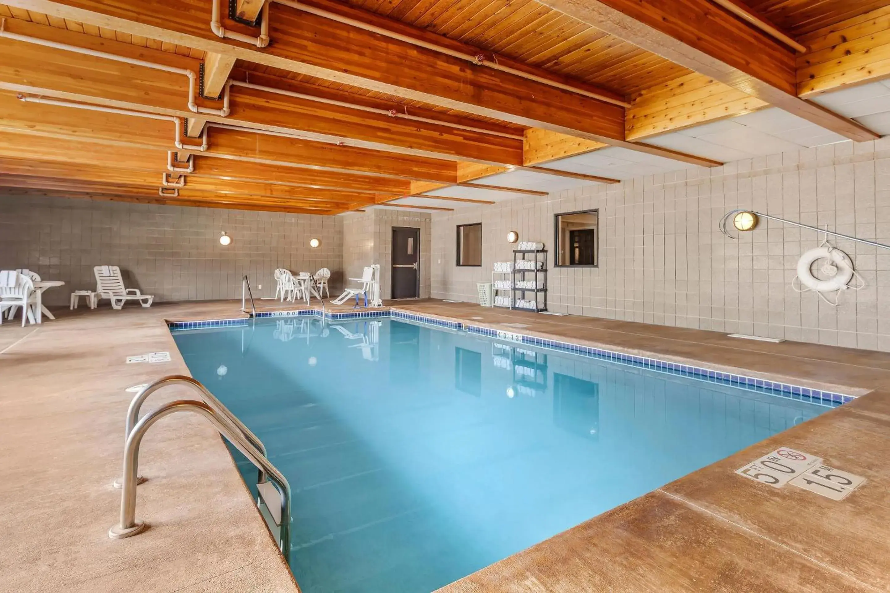 Swimming pool in Sleep Inn & Suites Wisconsin Rapids Swimming pool in Sleep Inn & Suites Wisconsin Rapids