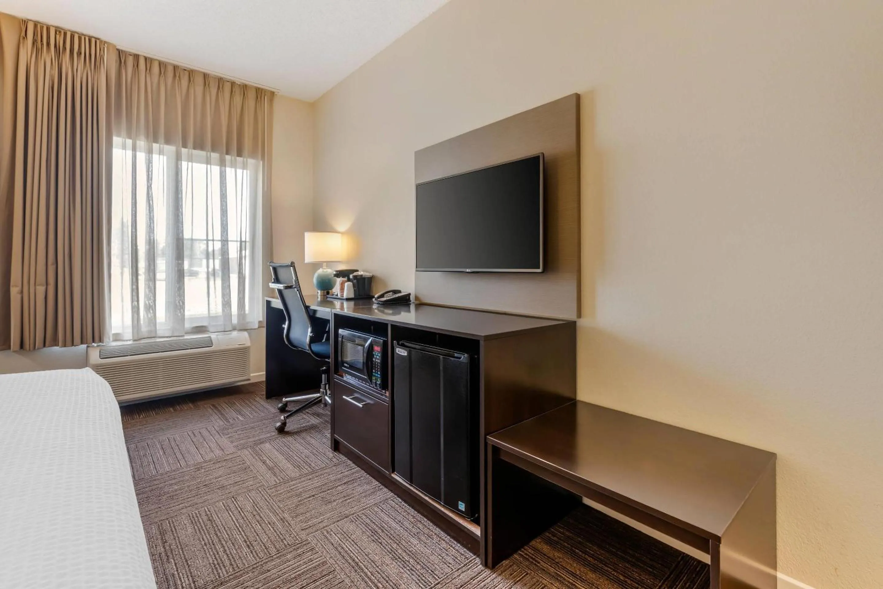 Bedroom, Bed in Sleep Inn & Suites Wisconsin Rapids