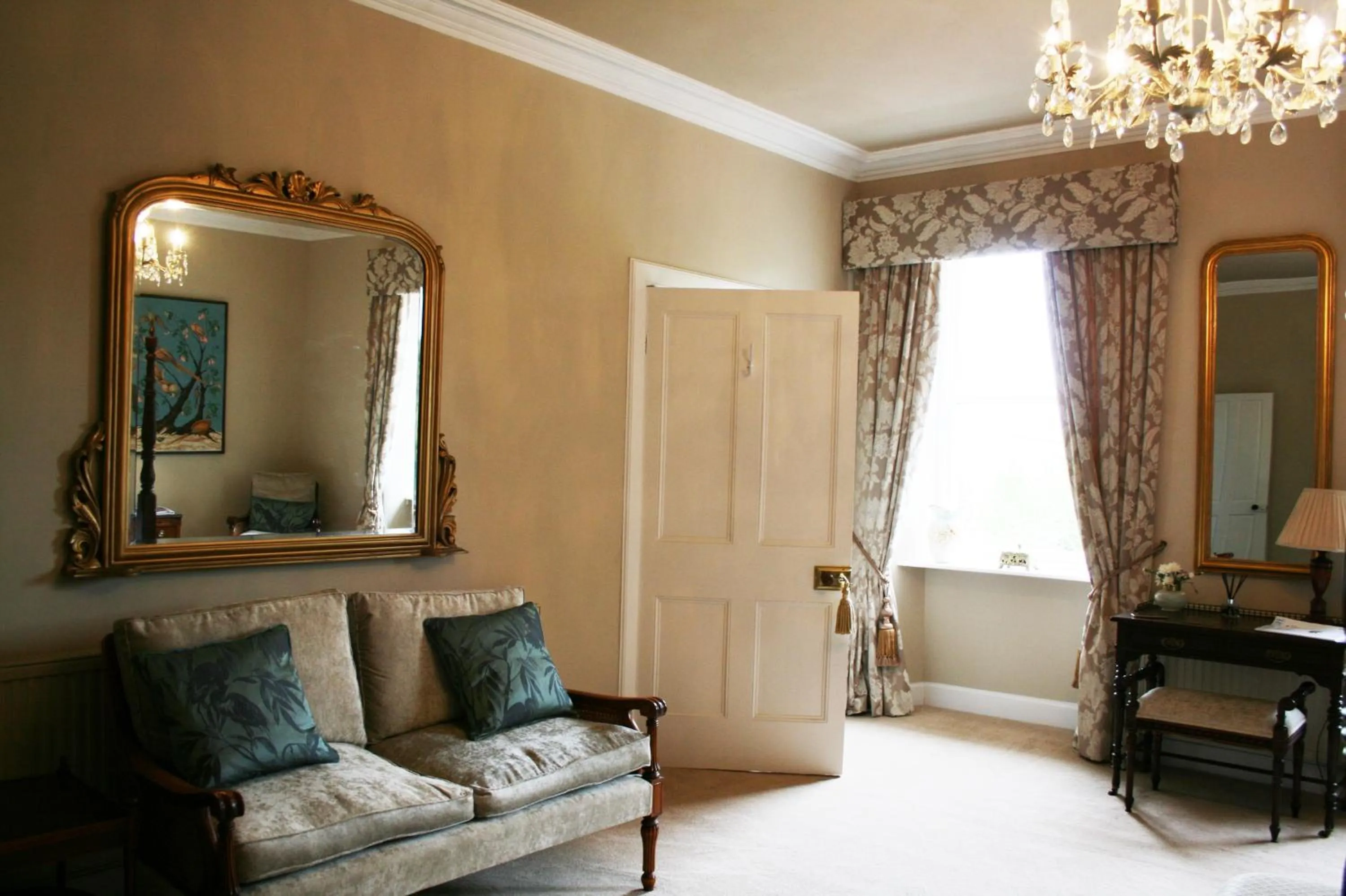 The Old Parsonage Country House