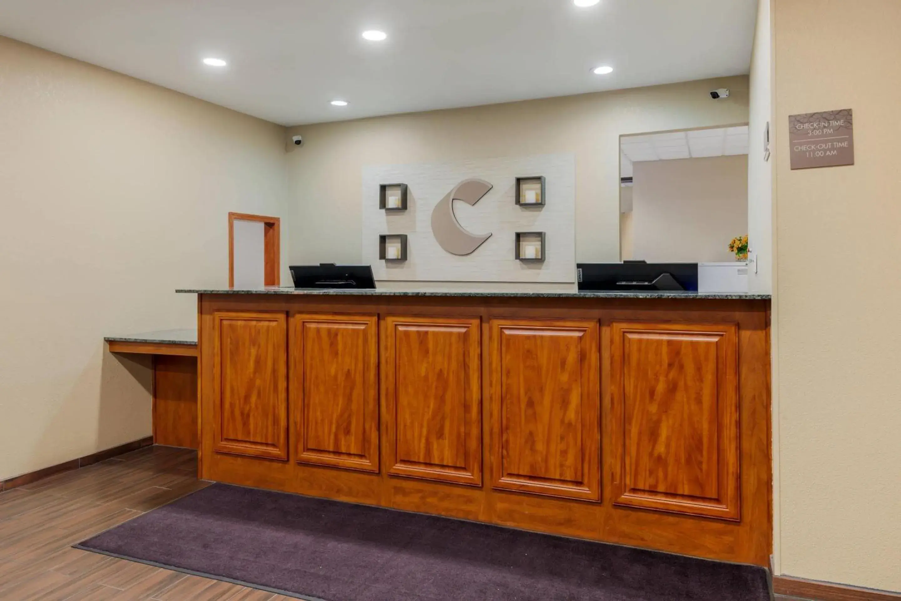 Lobby or reception in Comfort Suites Johnson Creek Conference Center Lobby or reception in Comfort Suites Johnson Creek Conference Center