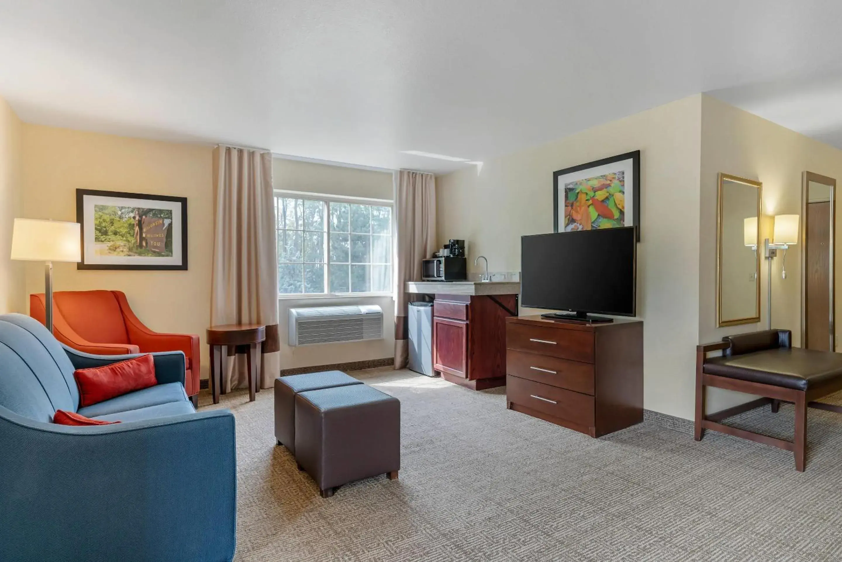 Bedroom in Comfort Suites Lake Geneva East Bedroom in Comfort Suites Lake Geneva East