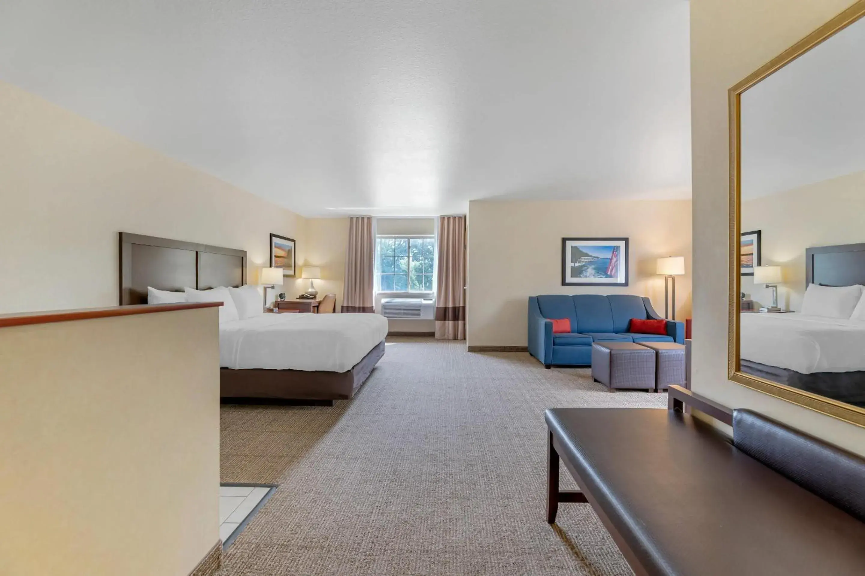 Bedroom, Bed in Comfort Suites Lake Geneva East Bedroom, Bed in Comfort Suites Lake Geneva East