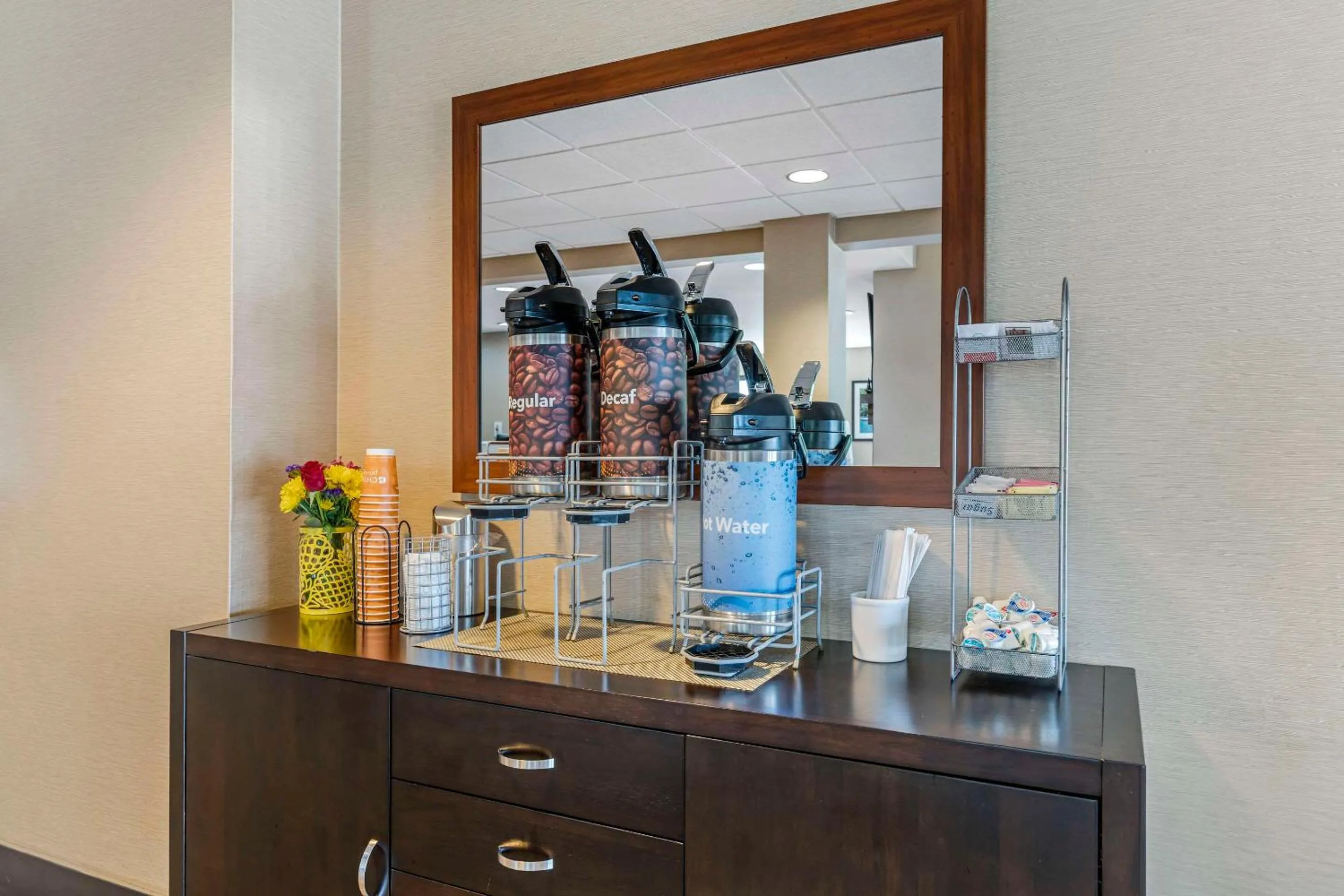 Breakfast in Comfort Suites Lake Geneva East