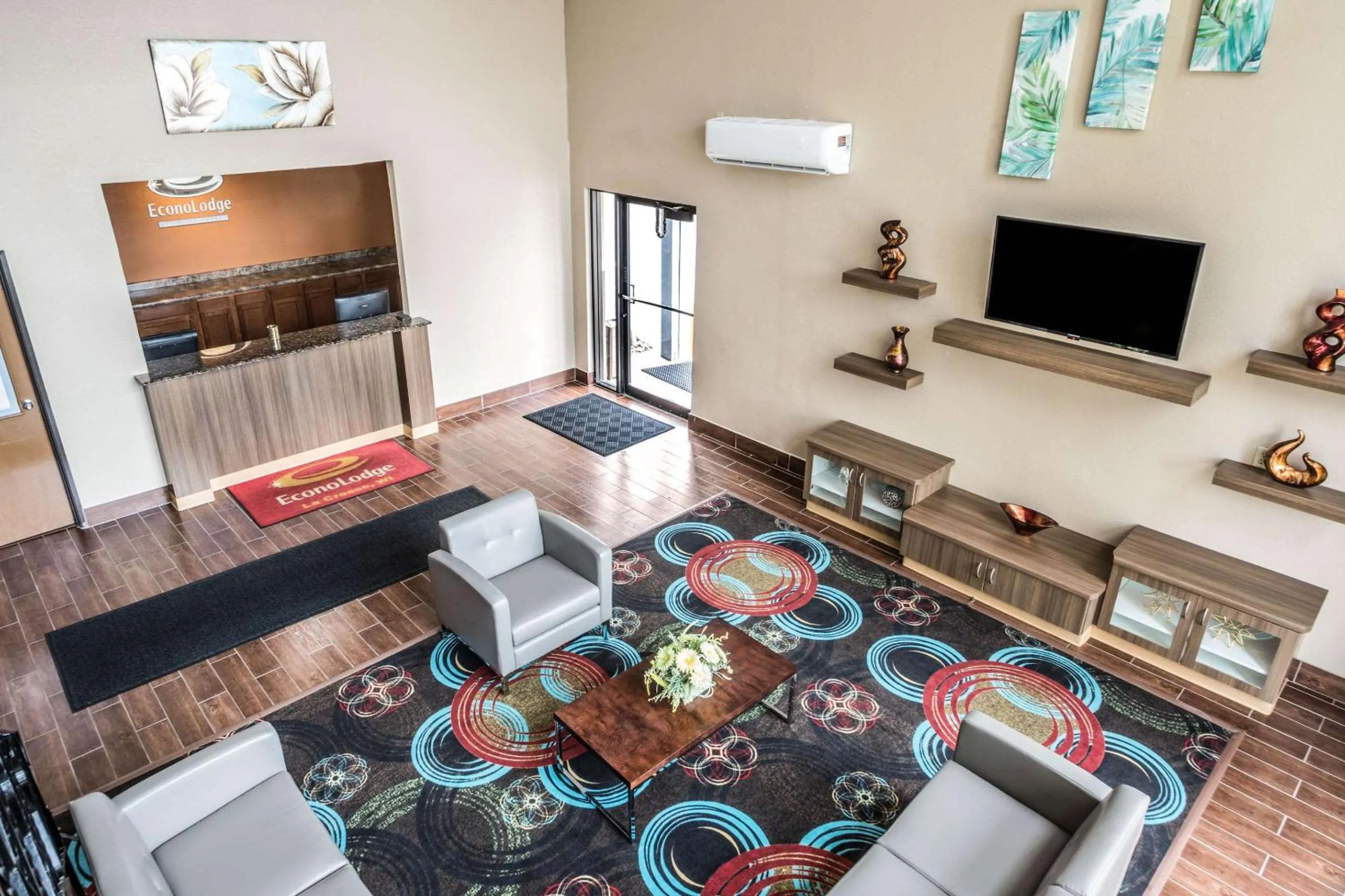 Lobby or reception in Econo Lodge La Crosse North