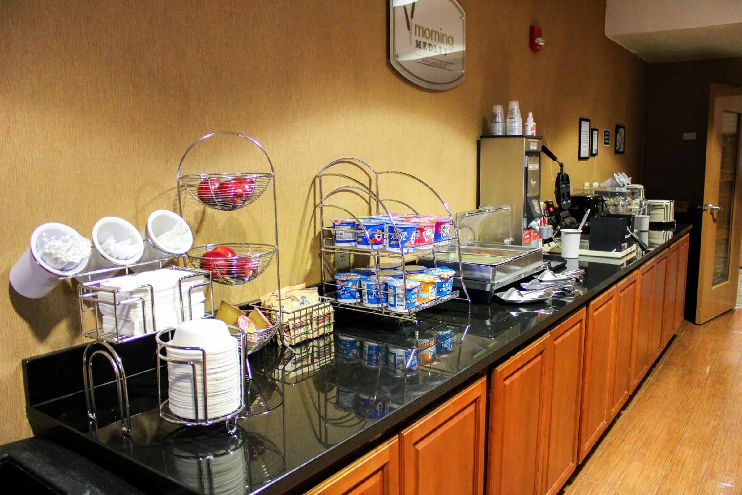 Breakfast in Sleep Inn & Suites Conference Center Eau Claire North Breakfast in Sleep Inn & Suites Conference Center Eau Claire North