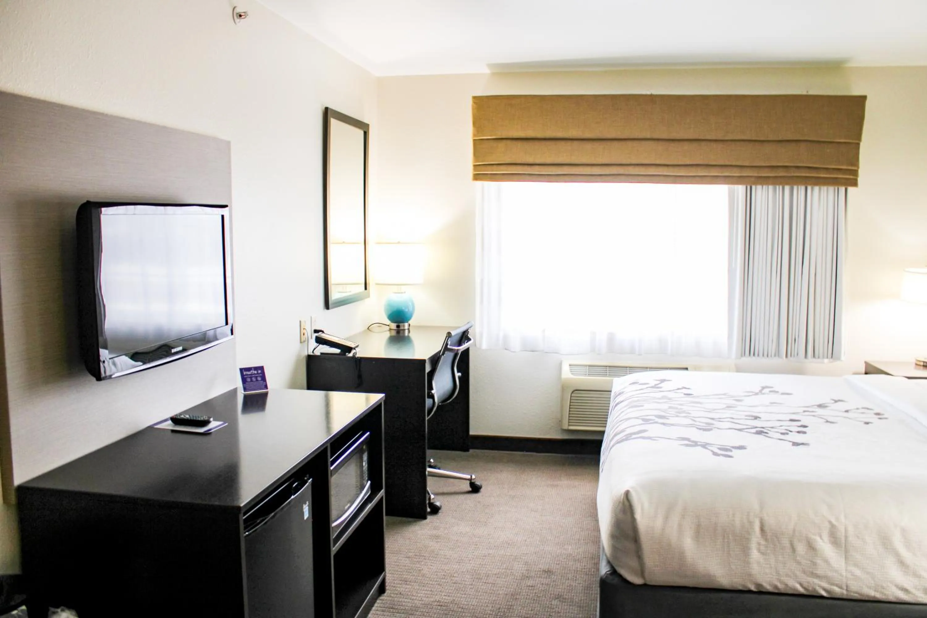 Bed in Sleep Inn & Suites Conference Center Eau Claire North