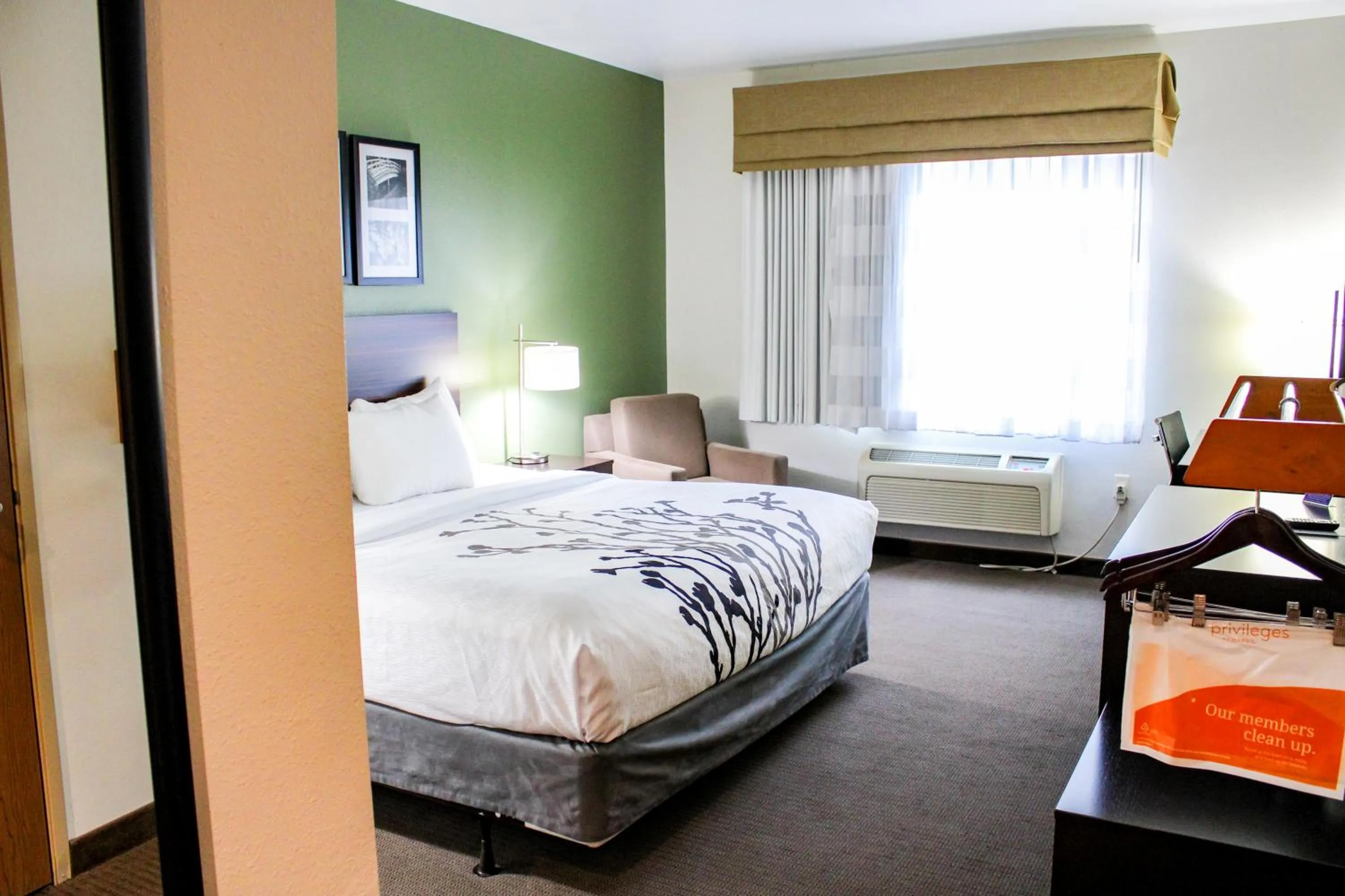 Bed in Sleep Inn & Suites Conference Center Eau Claire North