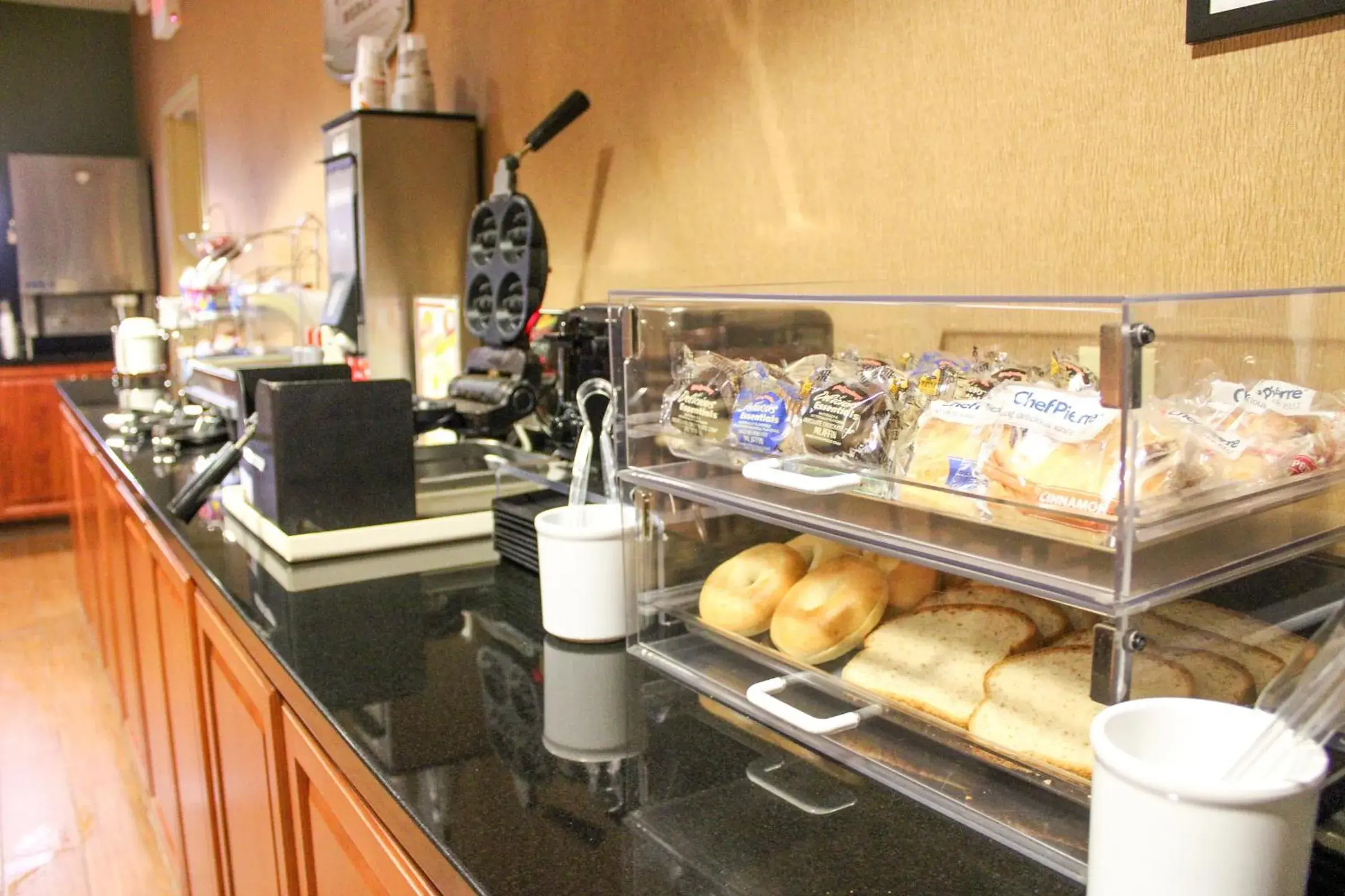 Food in Sleep Inn & Suites Conference Center Eau Claire North Food in Sleep Inn & Suites Conference Center Eau Claire North