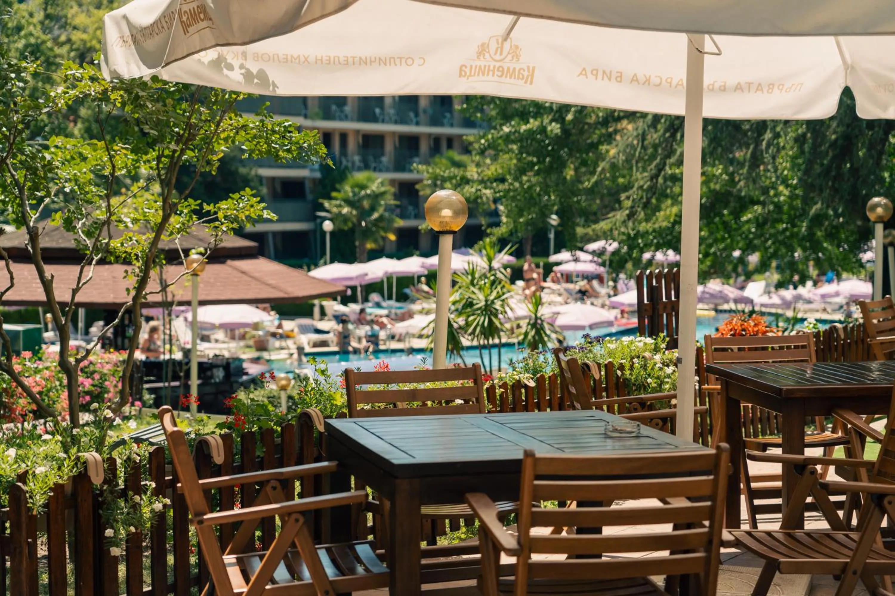 Restaurant/places to eat in Park Hotel Perla