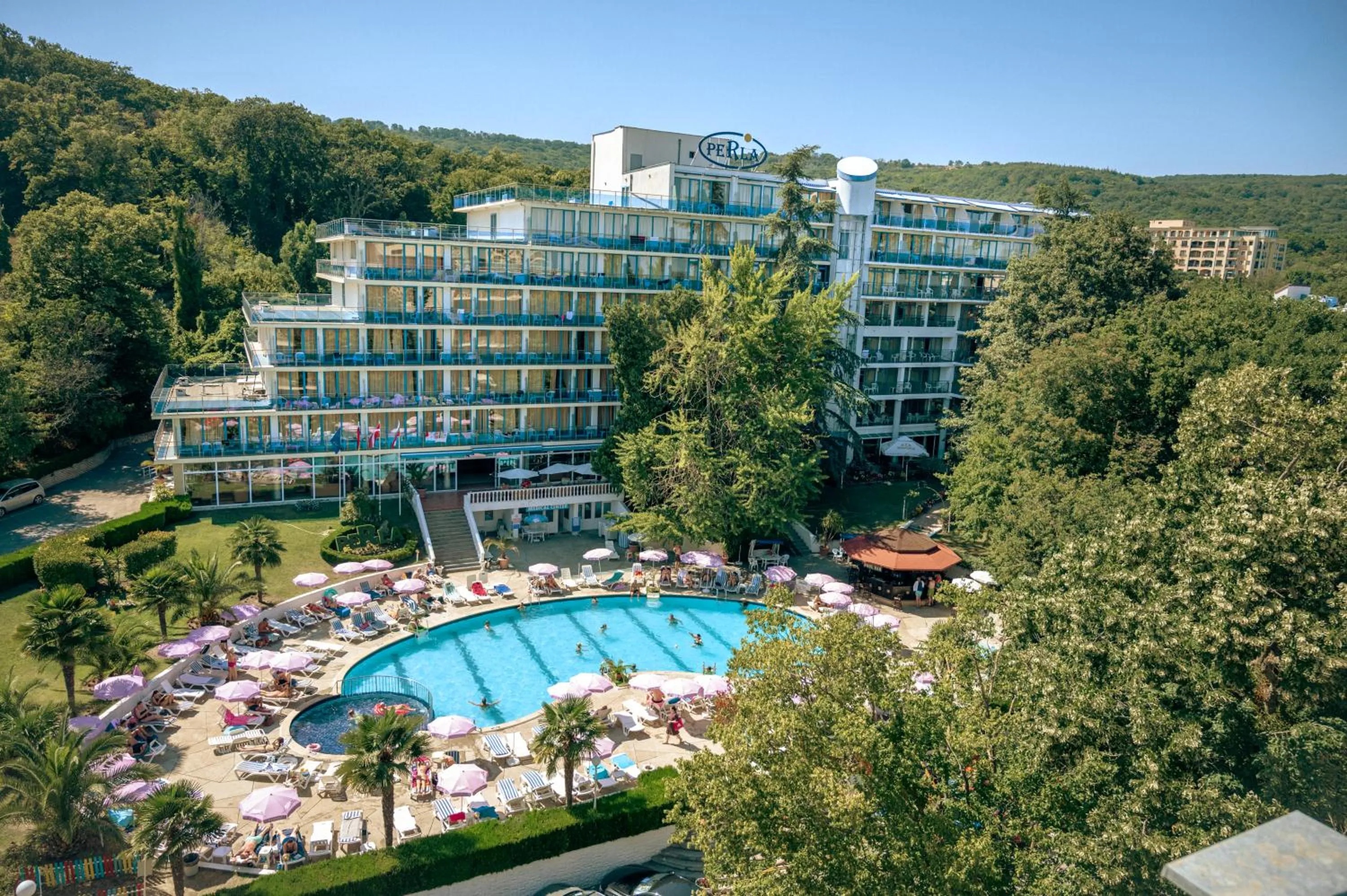 Property building in Park Hotel Perla