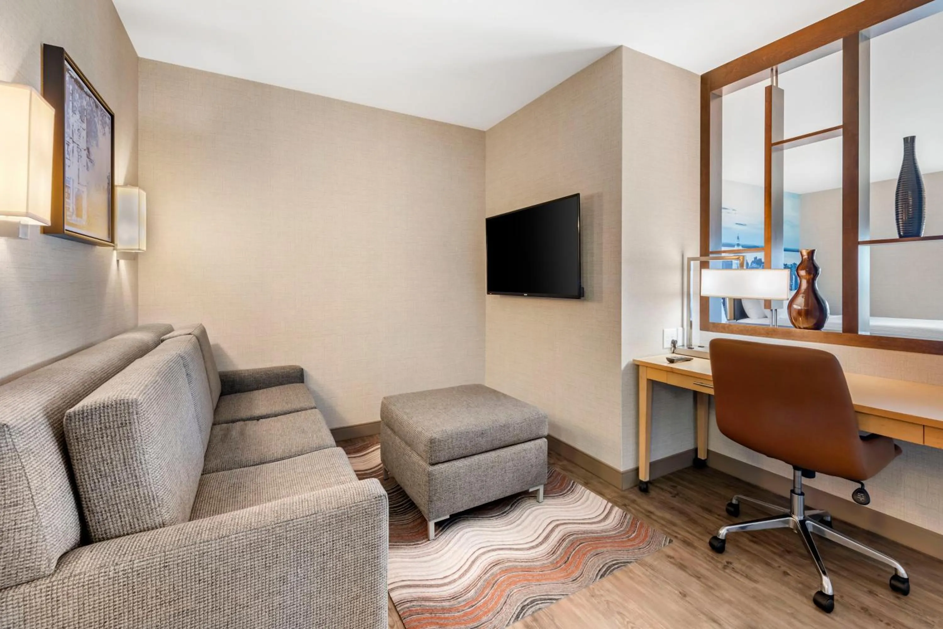 TV and multimedia in Cambria Hotel Madison East