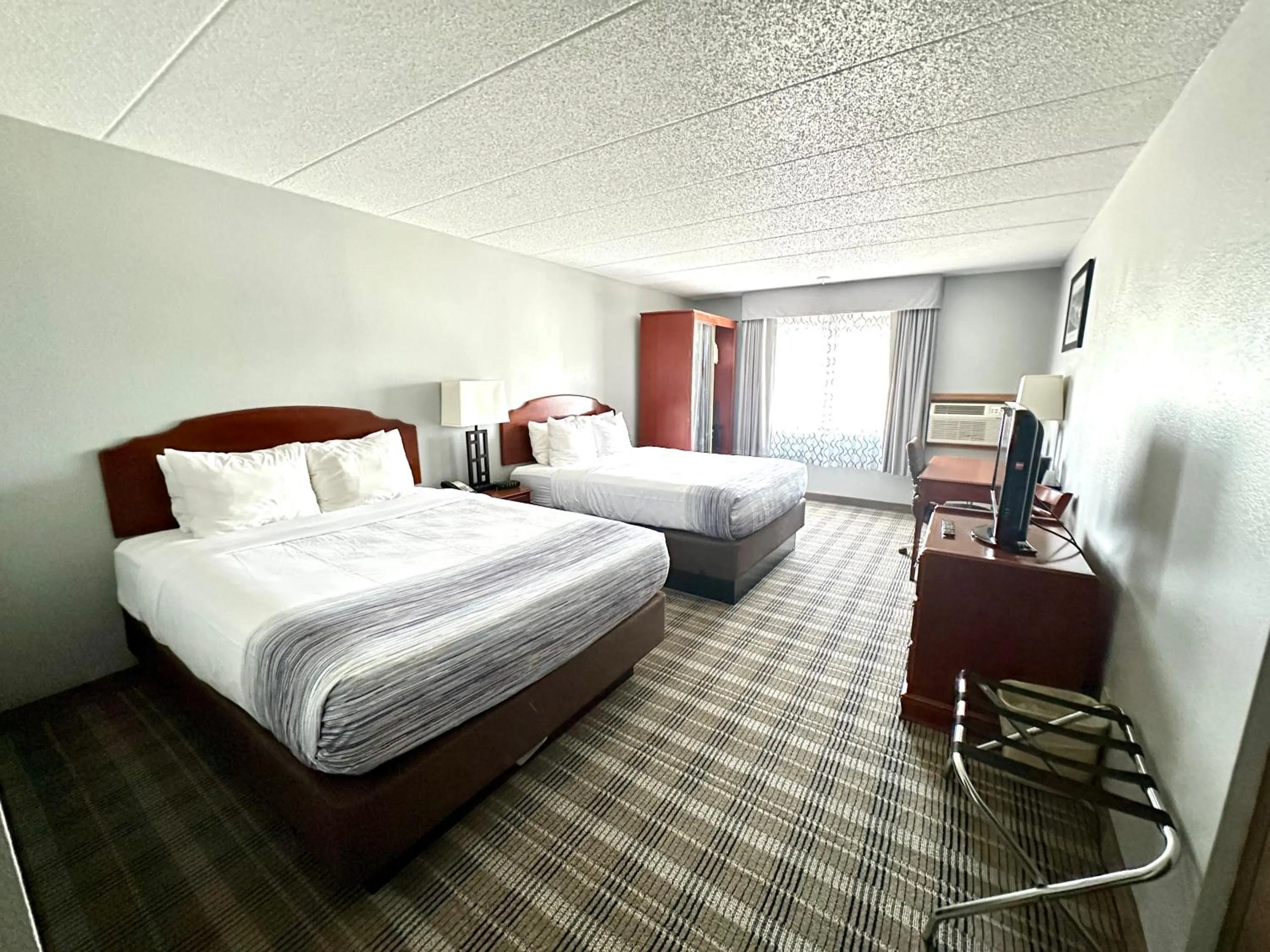 Bed in Clarion Hotel and Convention Center Baraboo