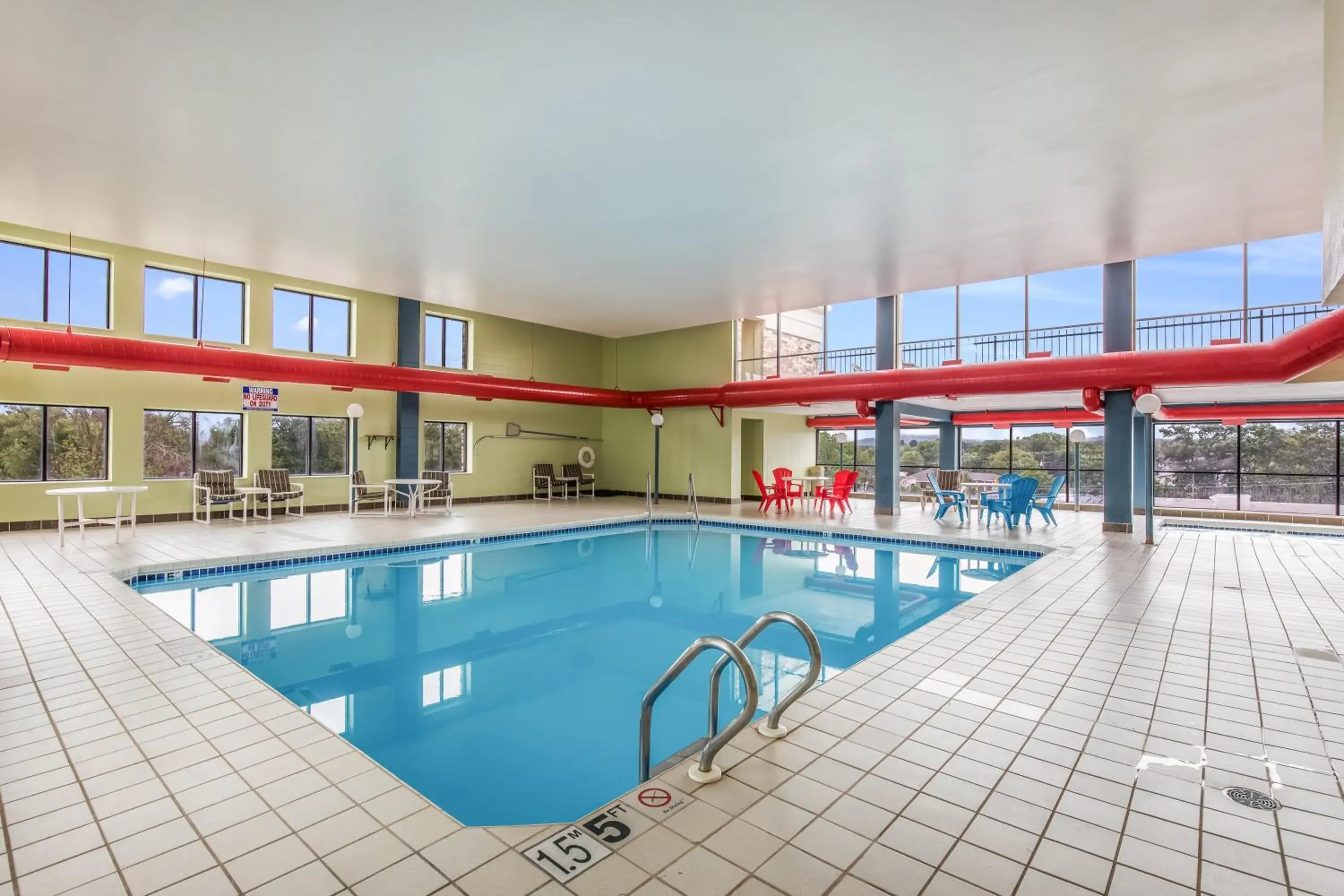 Swimming pool in Clarion Hotel and Convention Center Baraboo Swimming pool in Clarion Hotel and Convention Center Baraboo