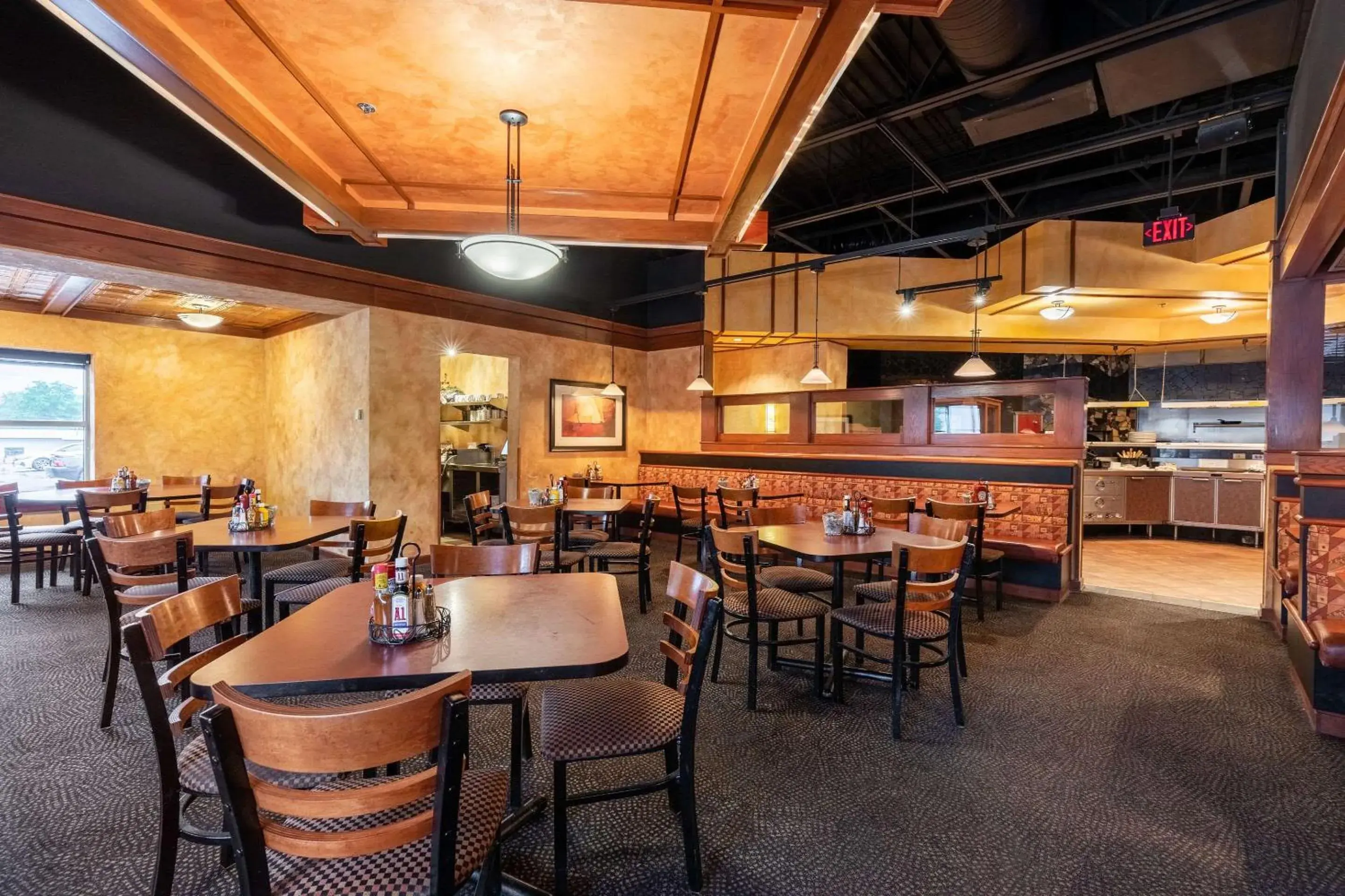 Restaurant/places to eat in Clarion Hotel and Convention Center Baraboo Restaurant/places to eat in Clarion Hotel and Convention Center Baraboo