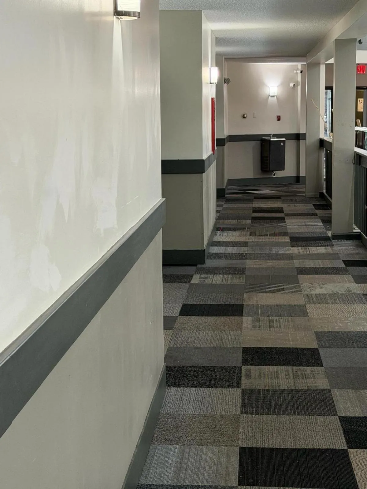 University Inn & Suites