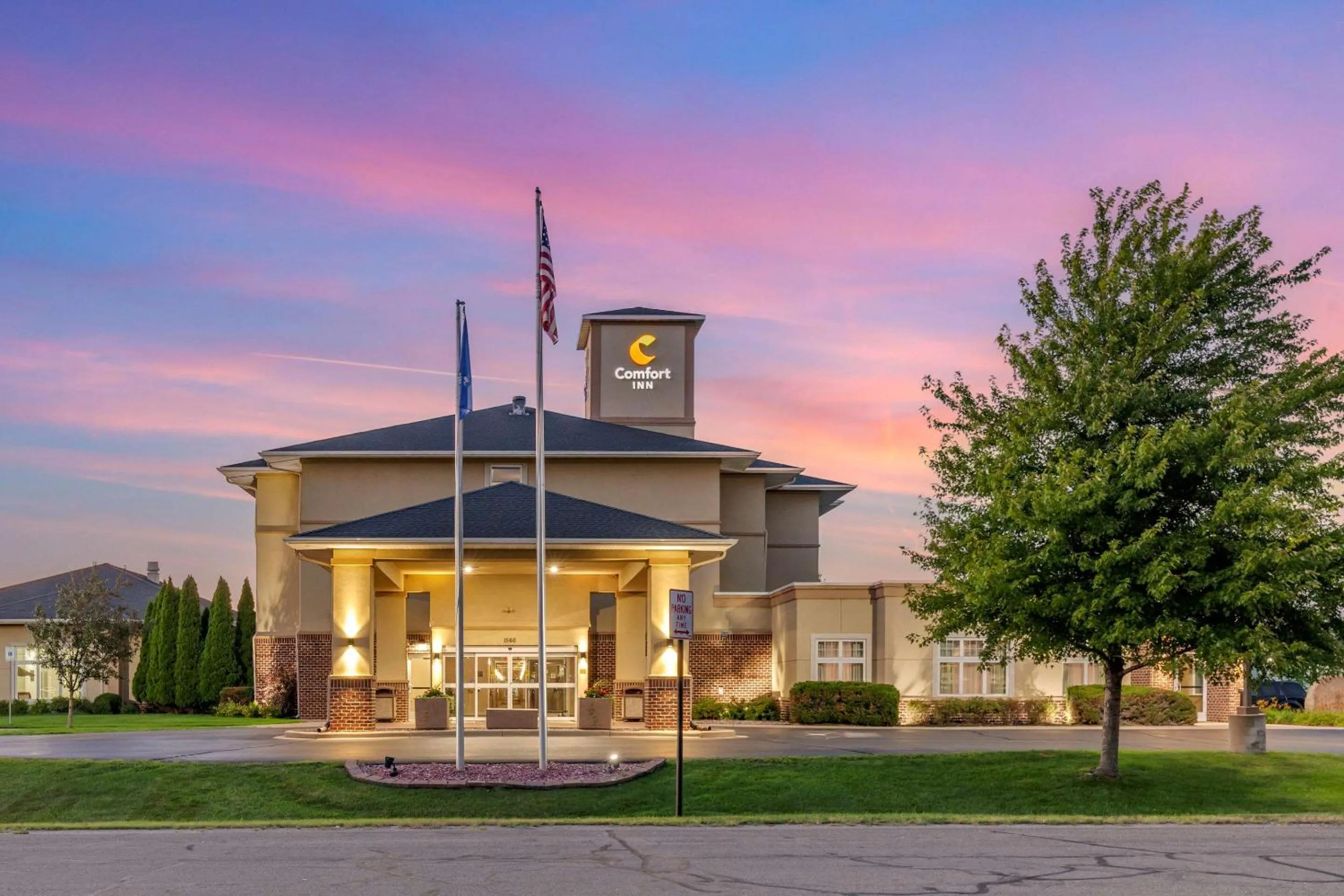 Property building in Comfort Inn Plover-Stevens Point