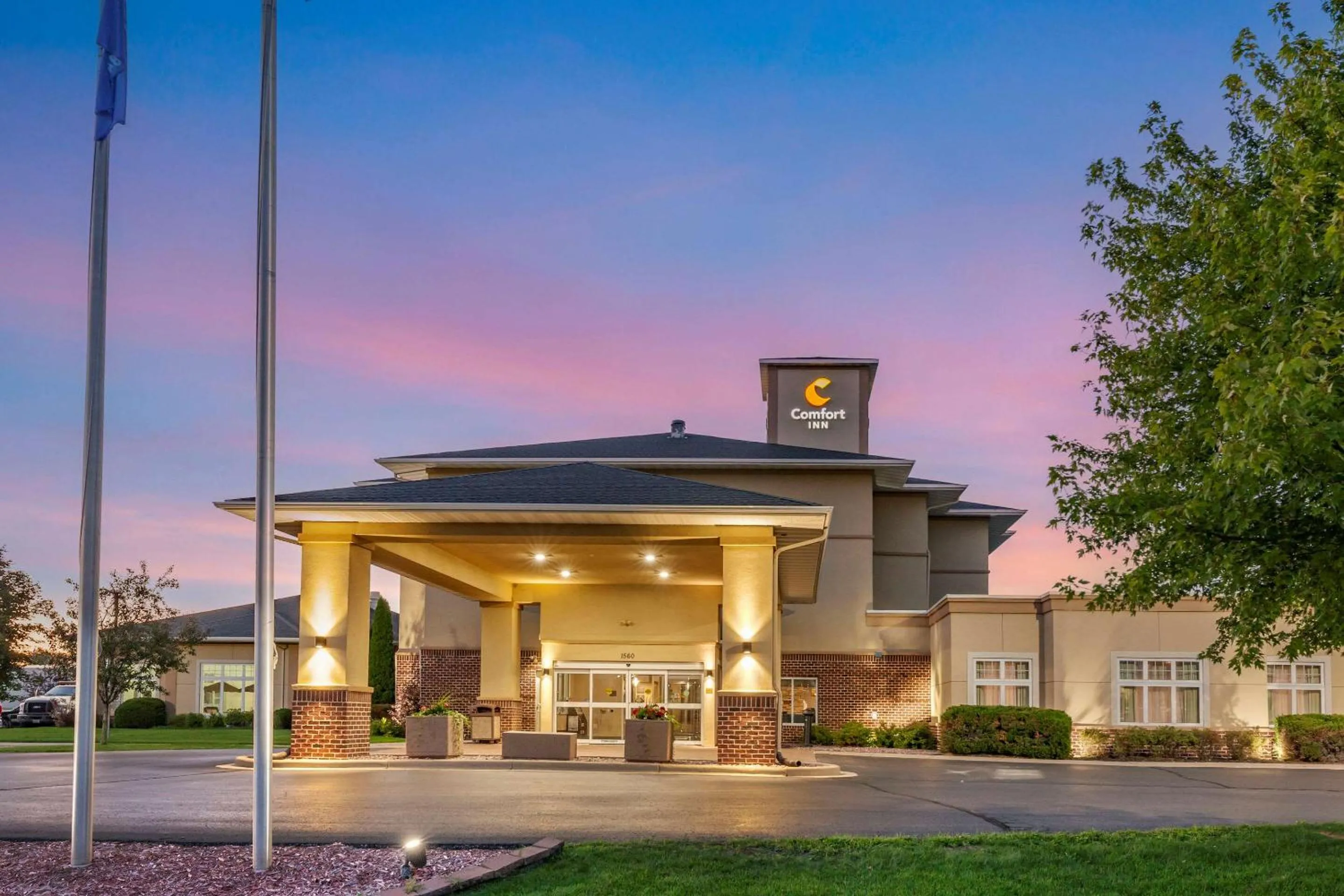 Property building in Comfort Inn Plover-Stevens Point