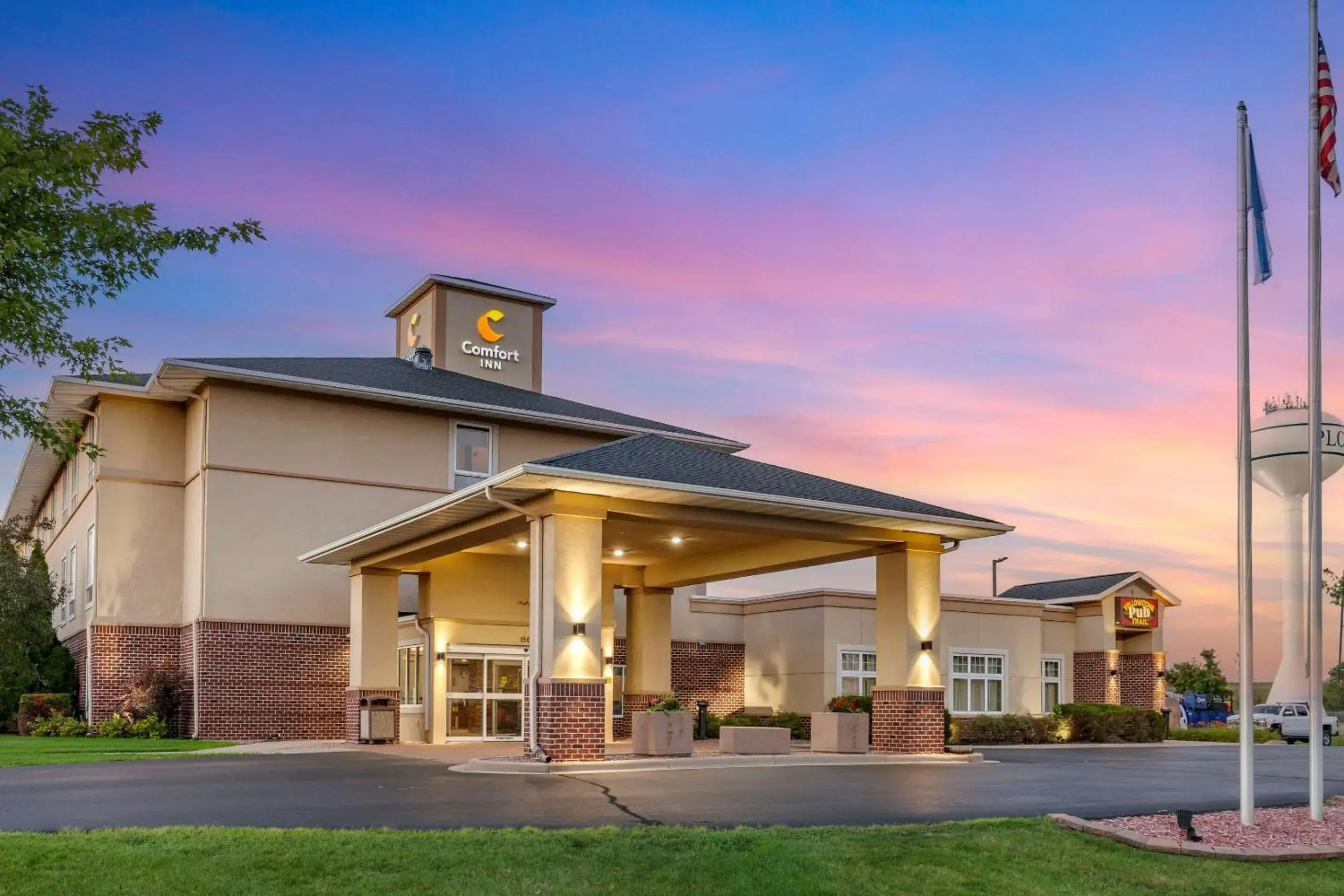 Property building in Comfort Inn Plover-Stevens Point Property building in Comfort Inn Plover-Stevens Point