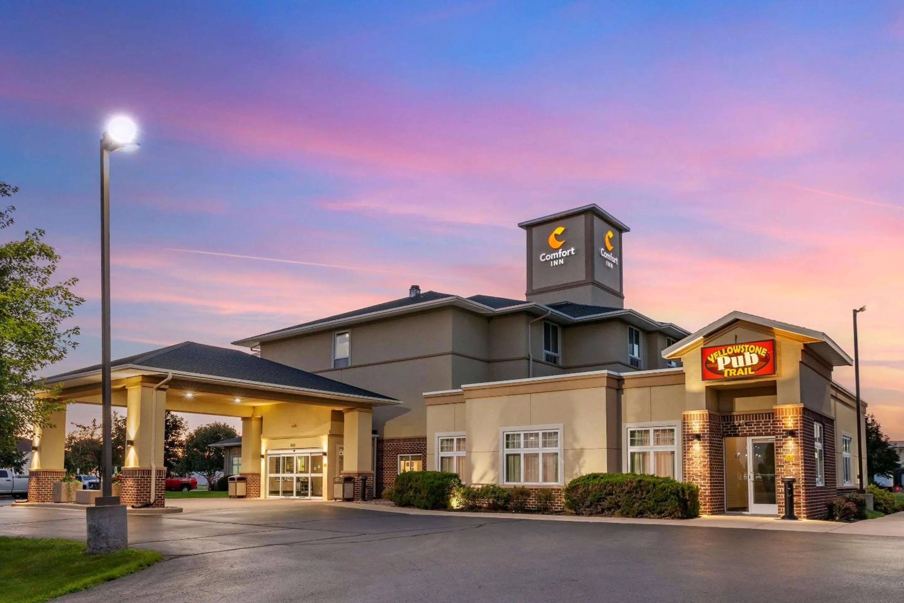 Property building in Comfort Inn Plover-Stevens Point