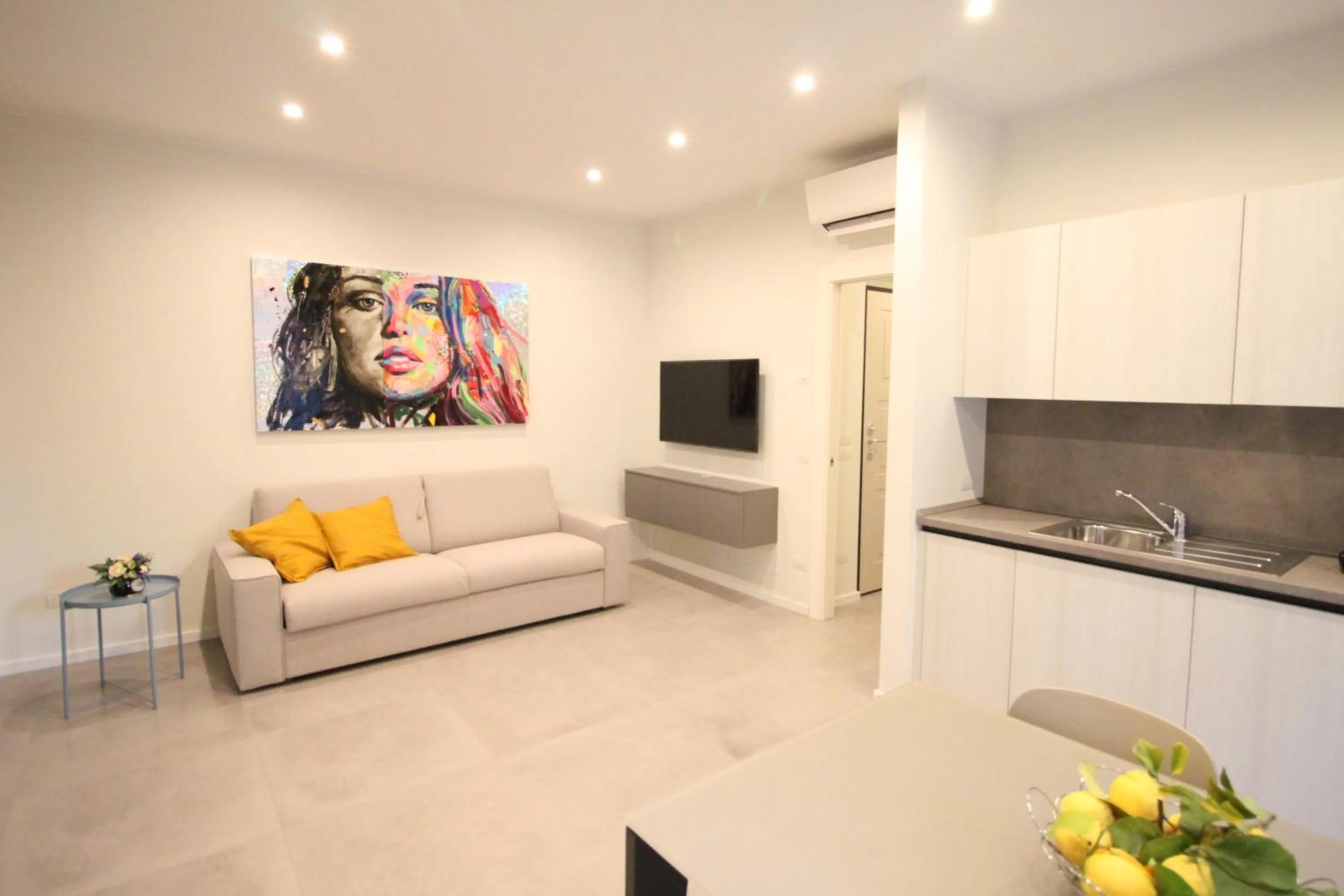 Kitchen or kitchenette in Casa Vacanze Residence Ideale Suites and Apartments